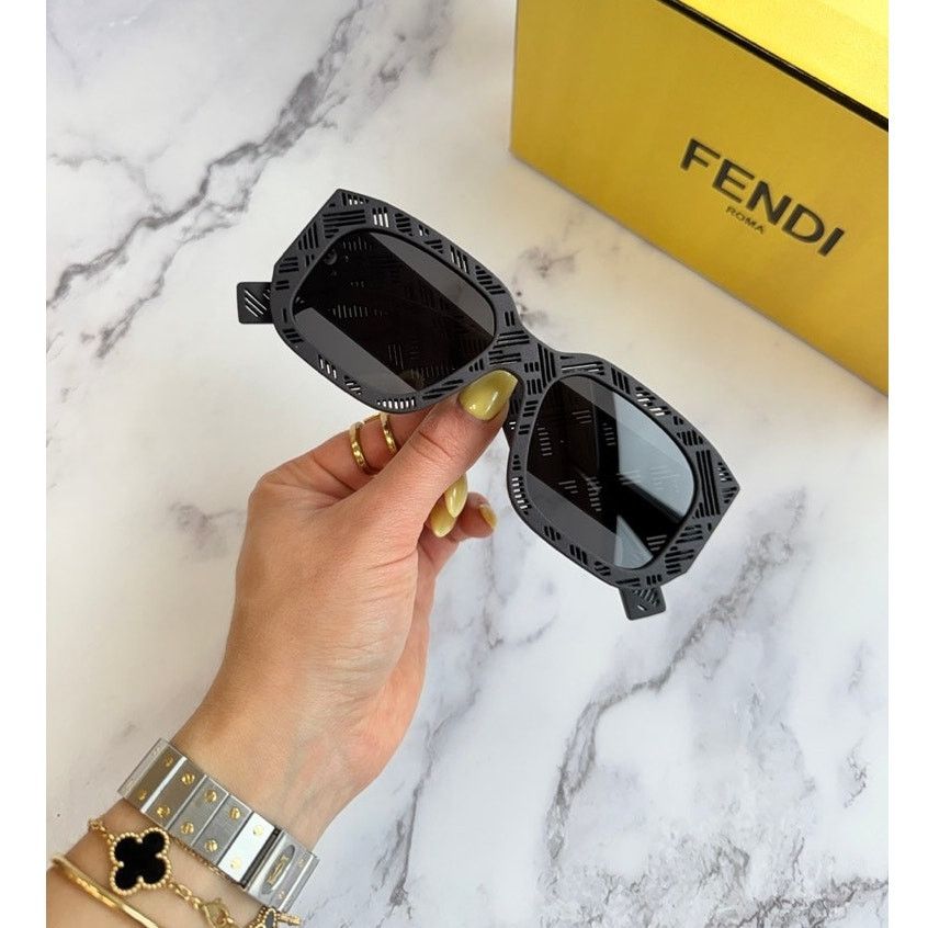 Fendi NEW Fendi FE40113I Black Shadow Unisex Sunglasses $500 Size ONE SIZE - 1 Thumbnail
