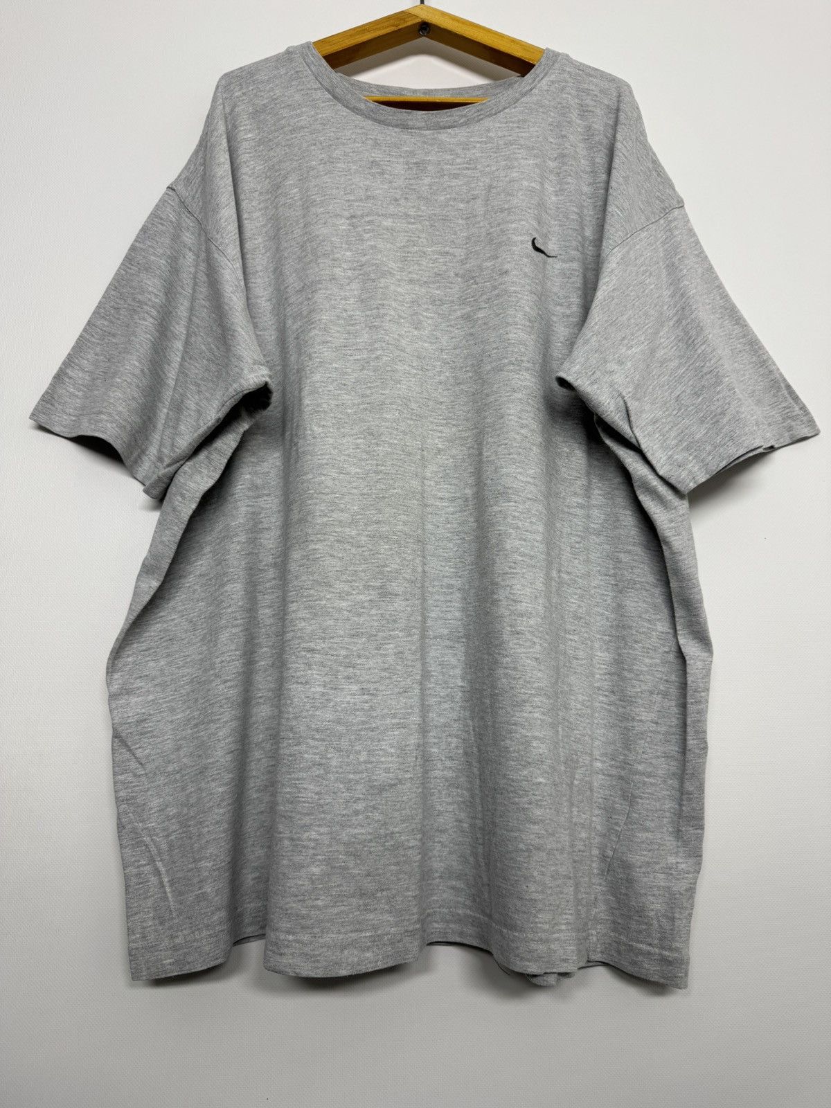 Nike Vintage Y2k Nike Swoosh Logo T-Shirt Size US XXL / EU 58 / 5 - 7 Thumbnail