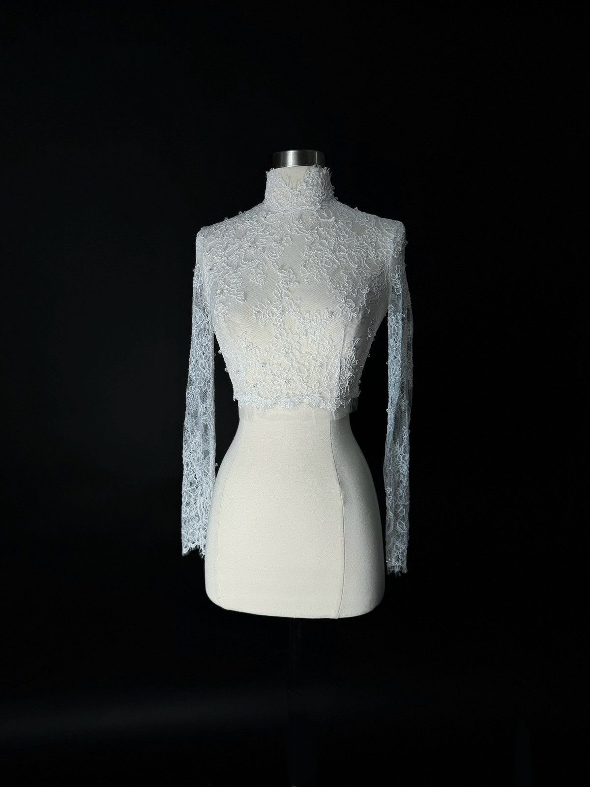 Other US 0 Crystal Embellished Lace Anna Augusta Bridal Cape Size XS / US 0-2 / IT 36-38 - 1 Thumbnail