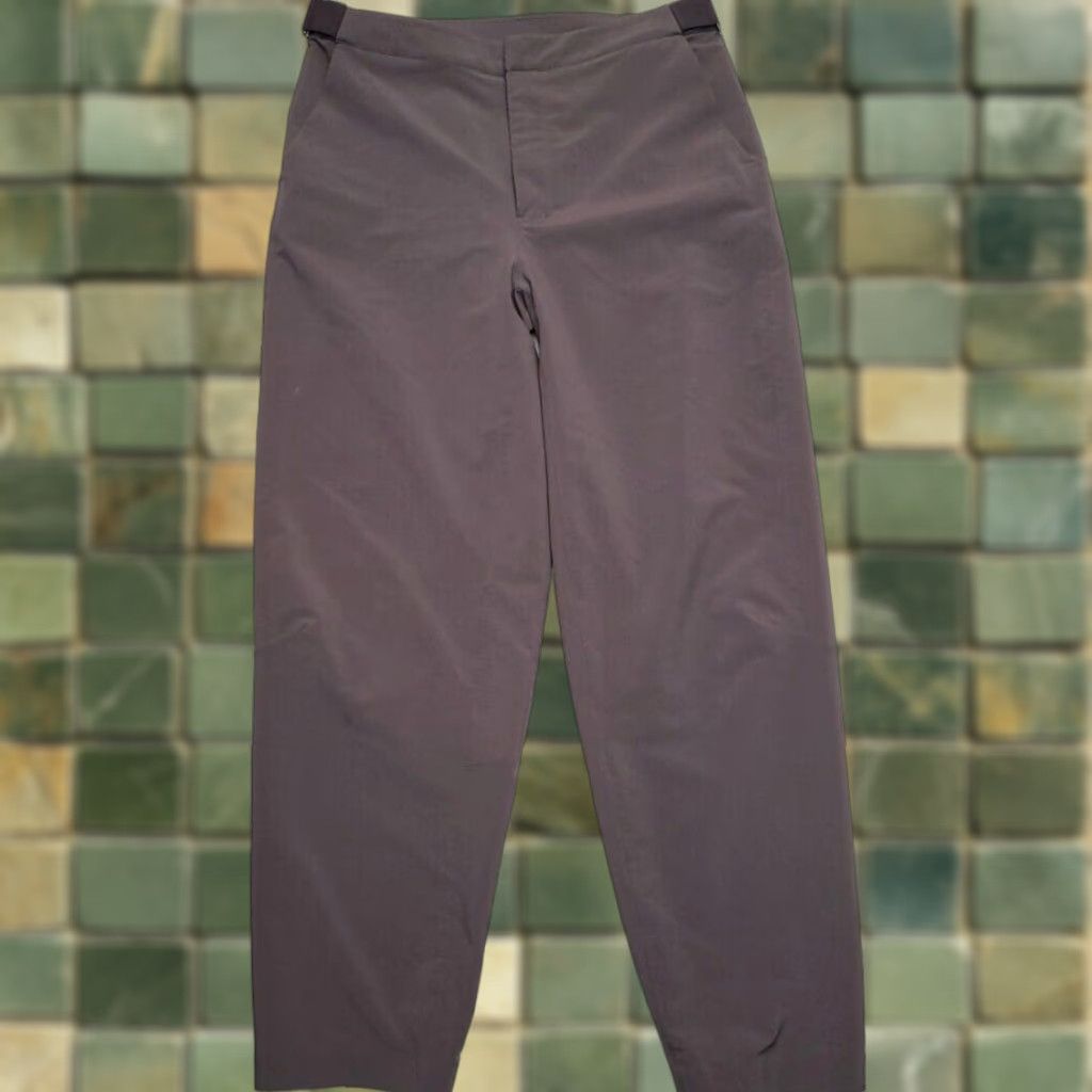 Lululemon Lululemon Eskar Pants Womens 6 Charcoal Water Repellent Highrise Relaxed Ankle Size 28" / US 6 / IT 42 - 1 Thumbnail