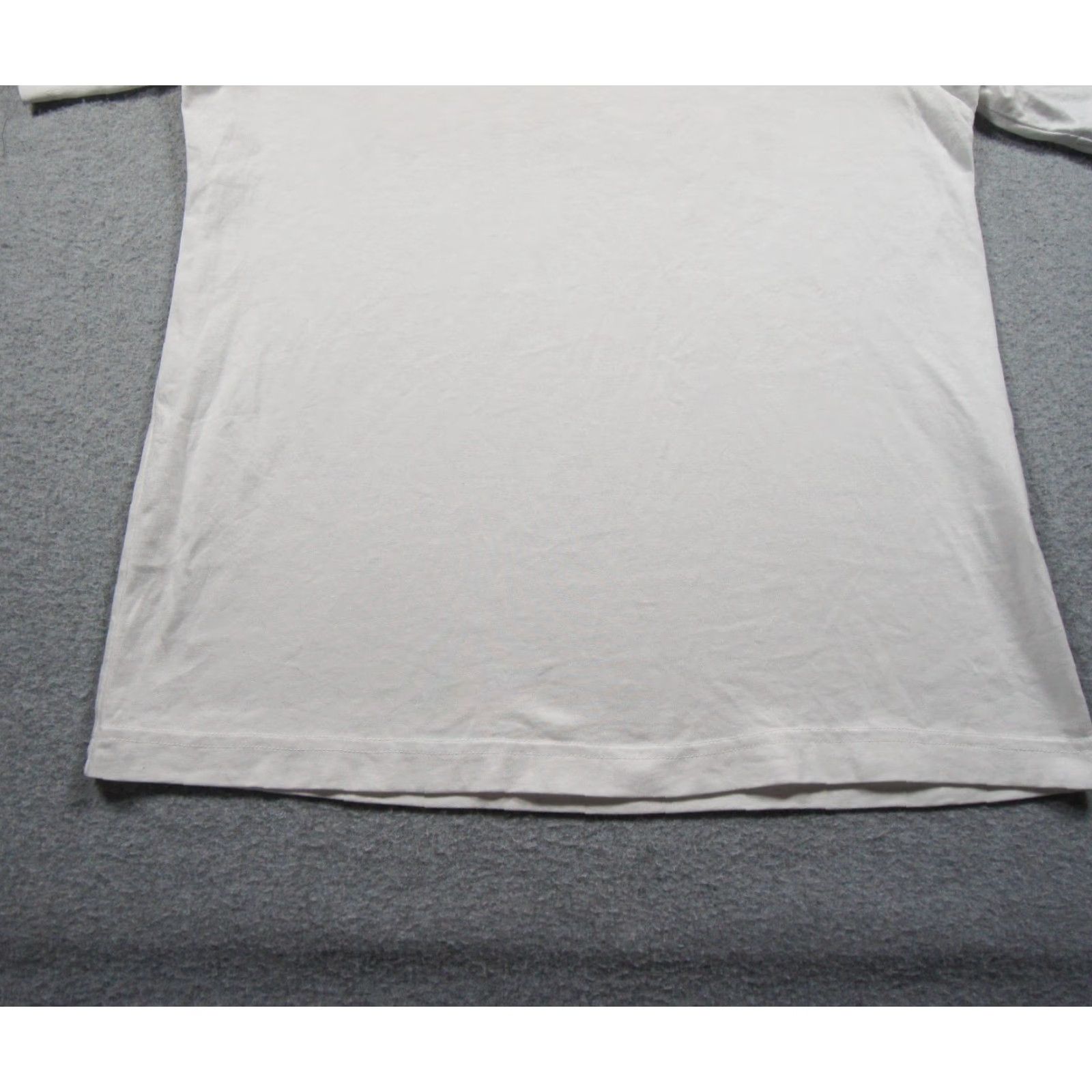 Uniqlo uniqlo Dan Da Dan Shirt Mens M White Graphic Tee Anime Turbo Babaa Adult Size US M / EU 48-50 / 2 - 5 Thumbnail