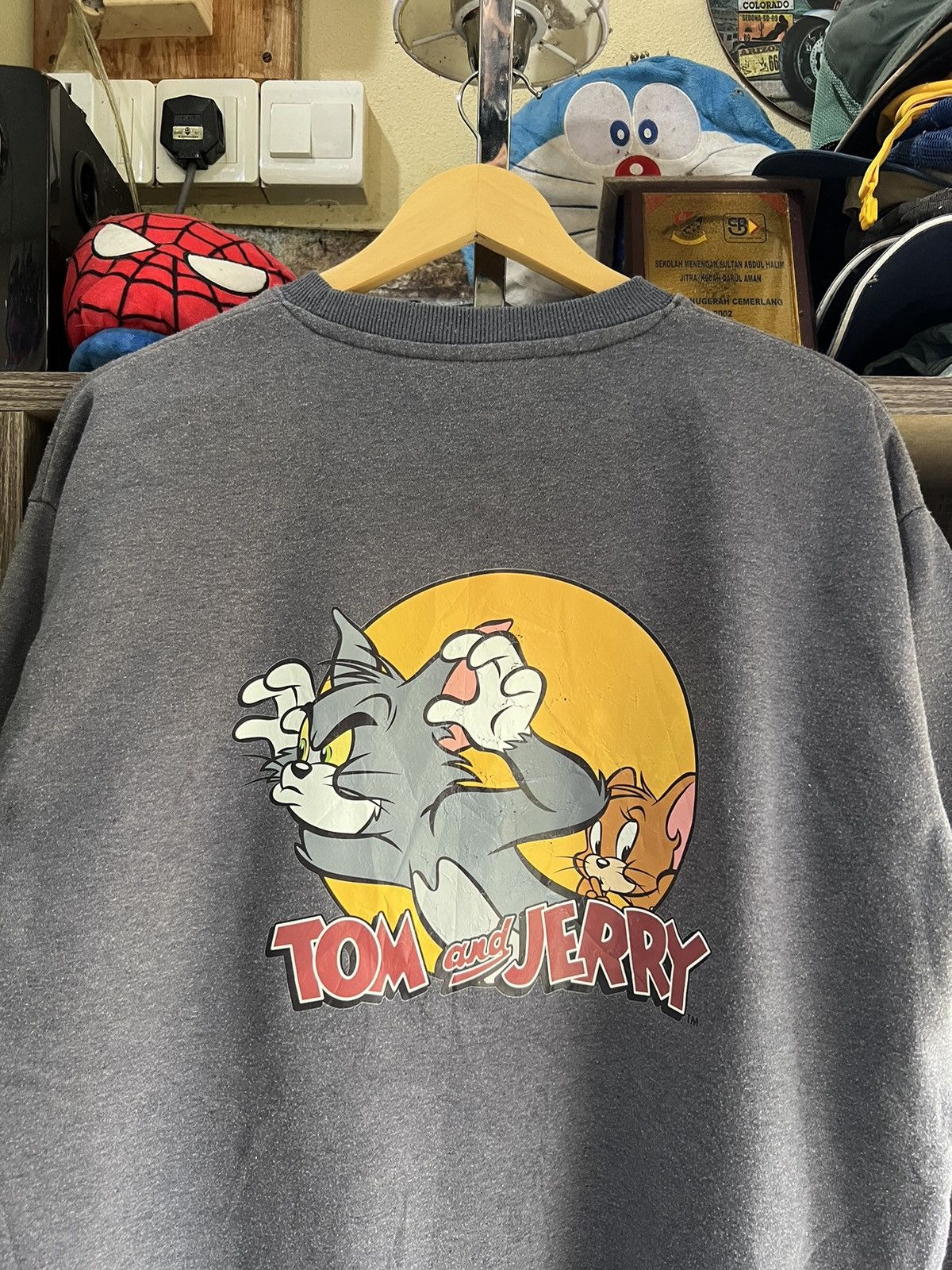 Cartoon Network 🔥Sun Faded Tom & Jerry Sweatshirts Size US L / EU 52-54 / 3 - 10 Thumbnail