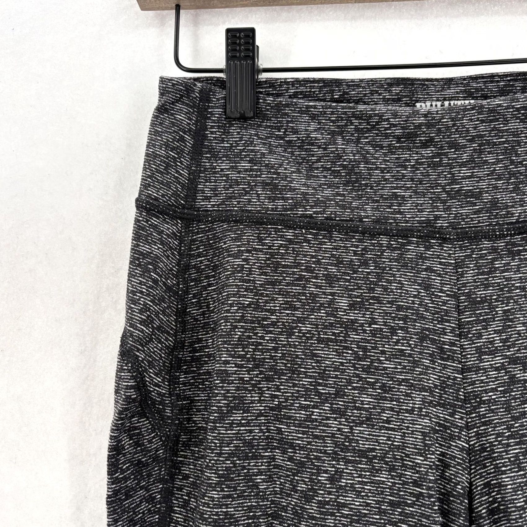 Duluth Trading Company Duluth Hot NoGA Stretch Leggings Womens XS Gray Flecked Ankle Knit Gym Size 26" / US 2 / IT 38 - 3 Thumbnail