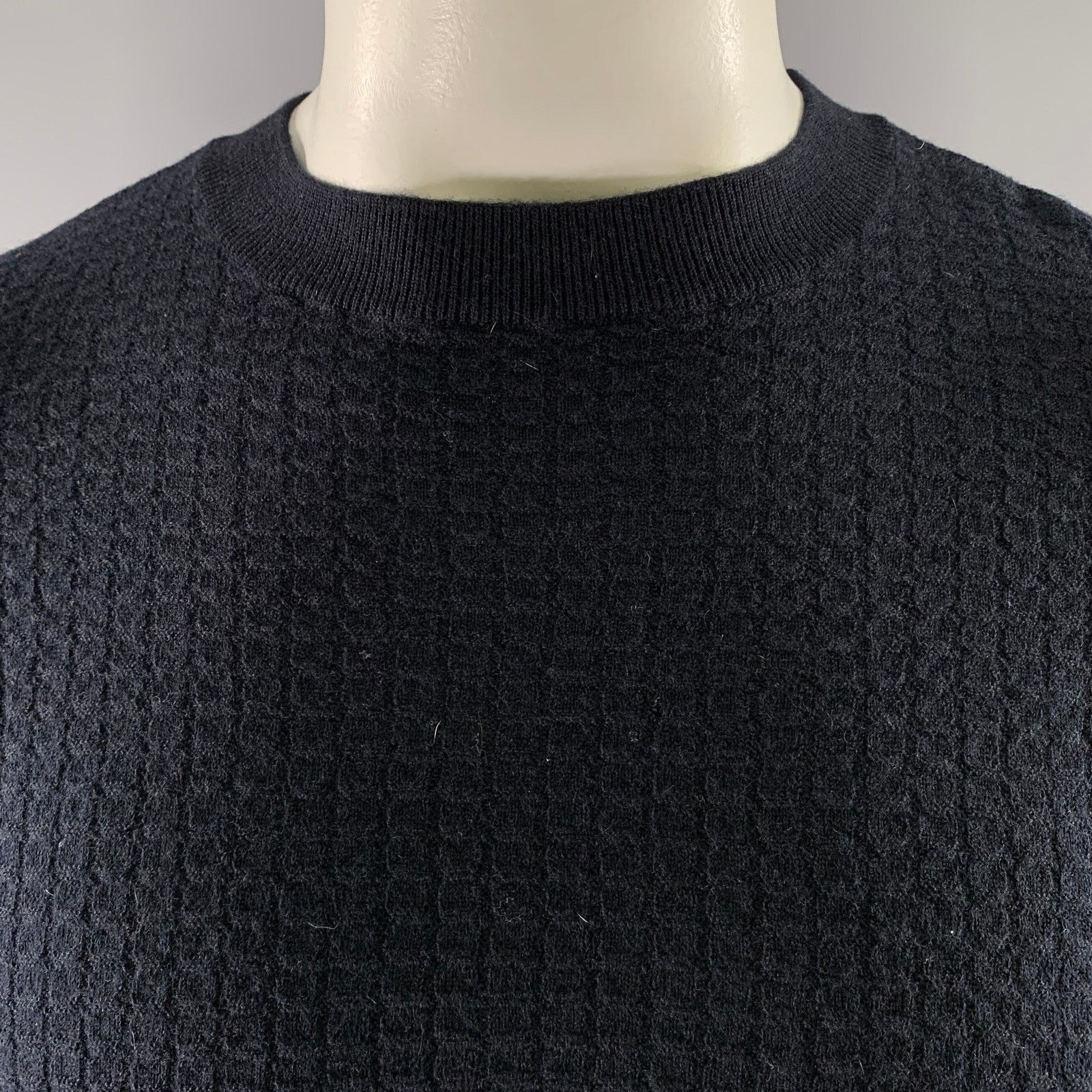 Emporio Armani EMPORIO ARMANI XL Black Waffle Knit Wool Blend Crew-Neck Size US XL / EU 56 / 4 - 2 Thumbnail