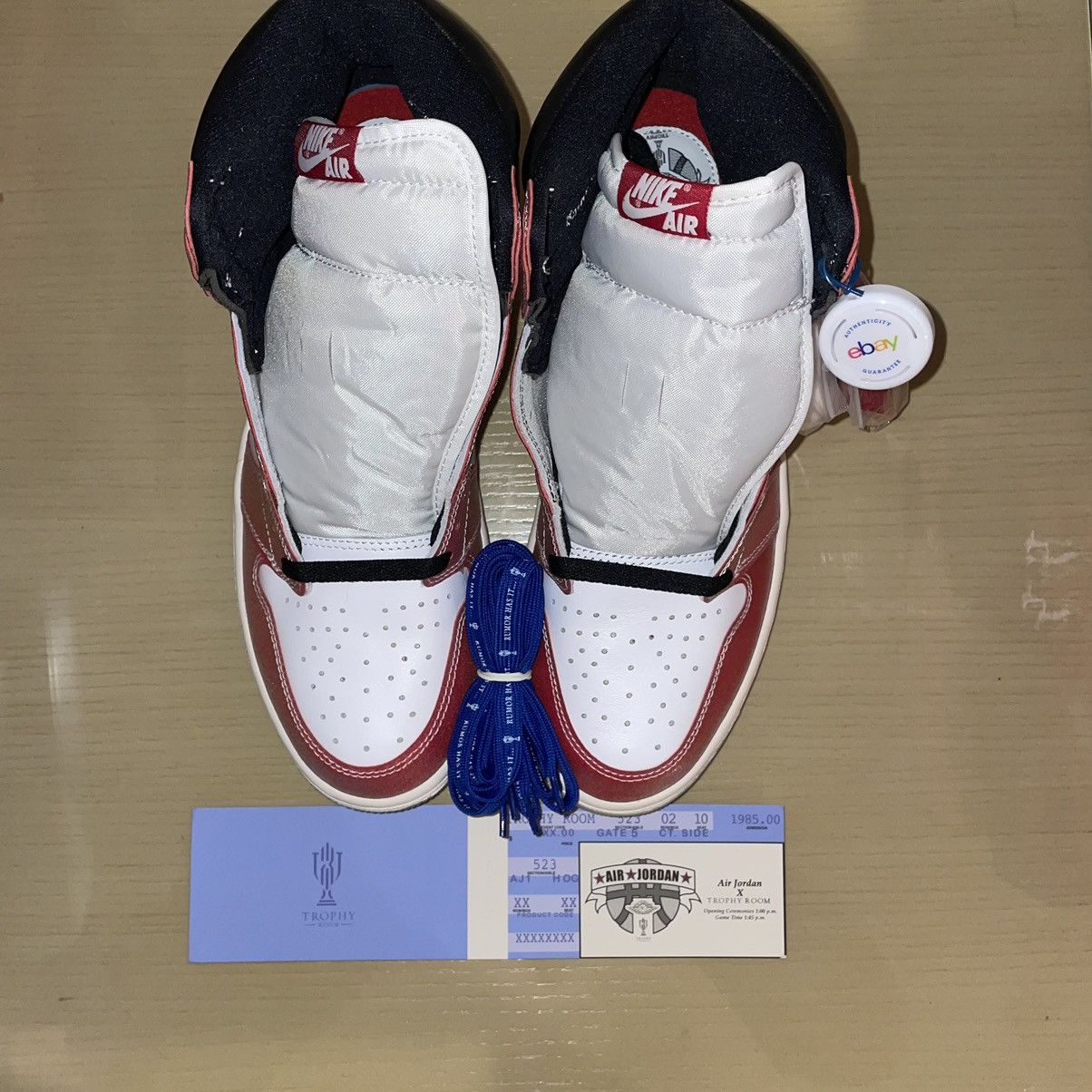 Jordan Brand Jordan Retro 1 “Trophy Room” Friends And Family Edition Size US 11 / EU 44 - 3 Thumbnail