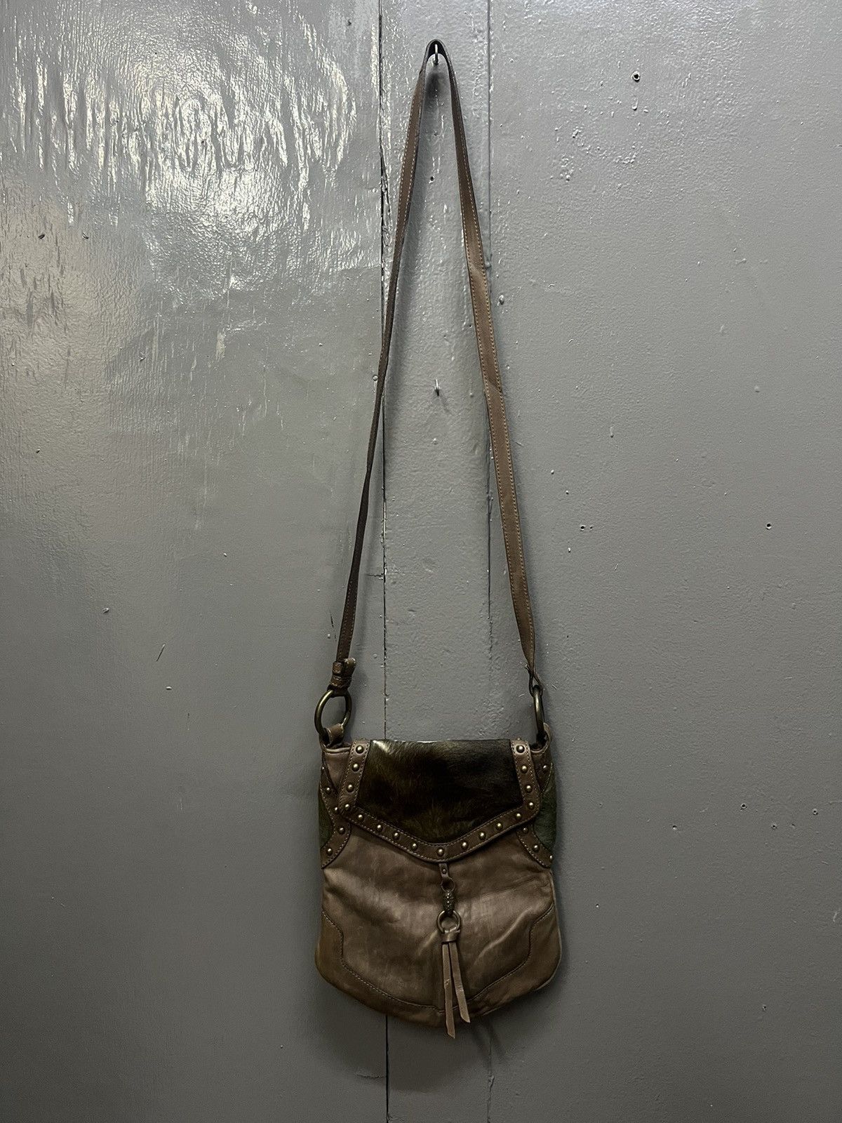 Genuine Leather Yurena by Estro Sling Bag Made in Italy Size ONE SIZE - 1 Thumbnail