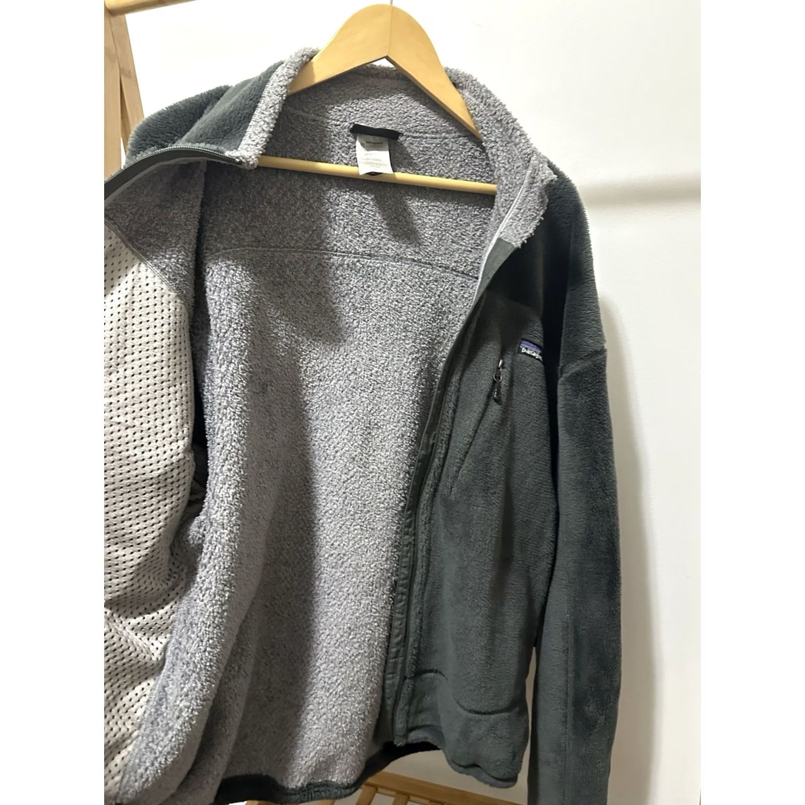 Patagonia VTG Patagonia Regulator R4 Polartec Deep Pile Full Zip fleece Jacket Size L Gray Mens Size US L / EU 52-54 / 3 - 7 Thumbnail
