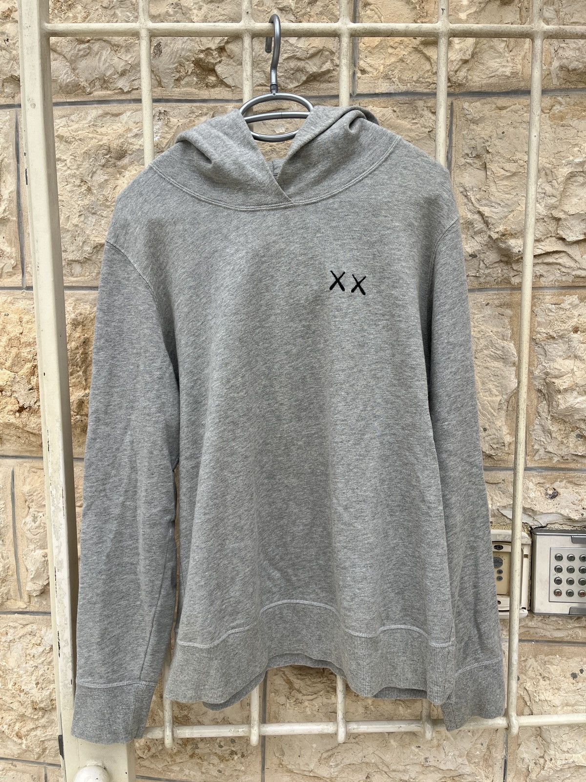Kaws × Uniqlo KAWS x UNIQLO SESAME STREET HOODIE Size US M / EU 48-50 / 2 - 1 Thumbnail