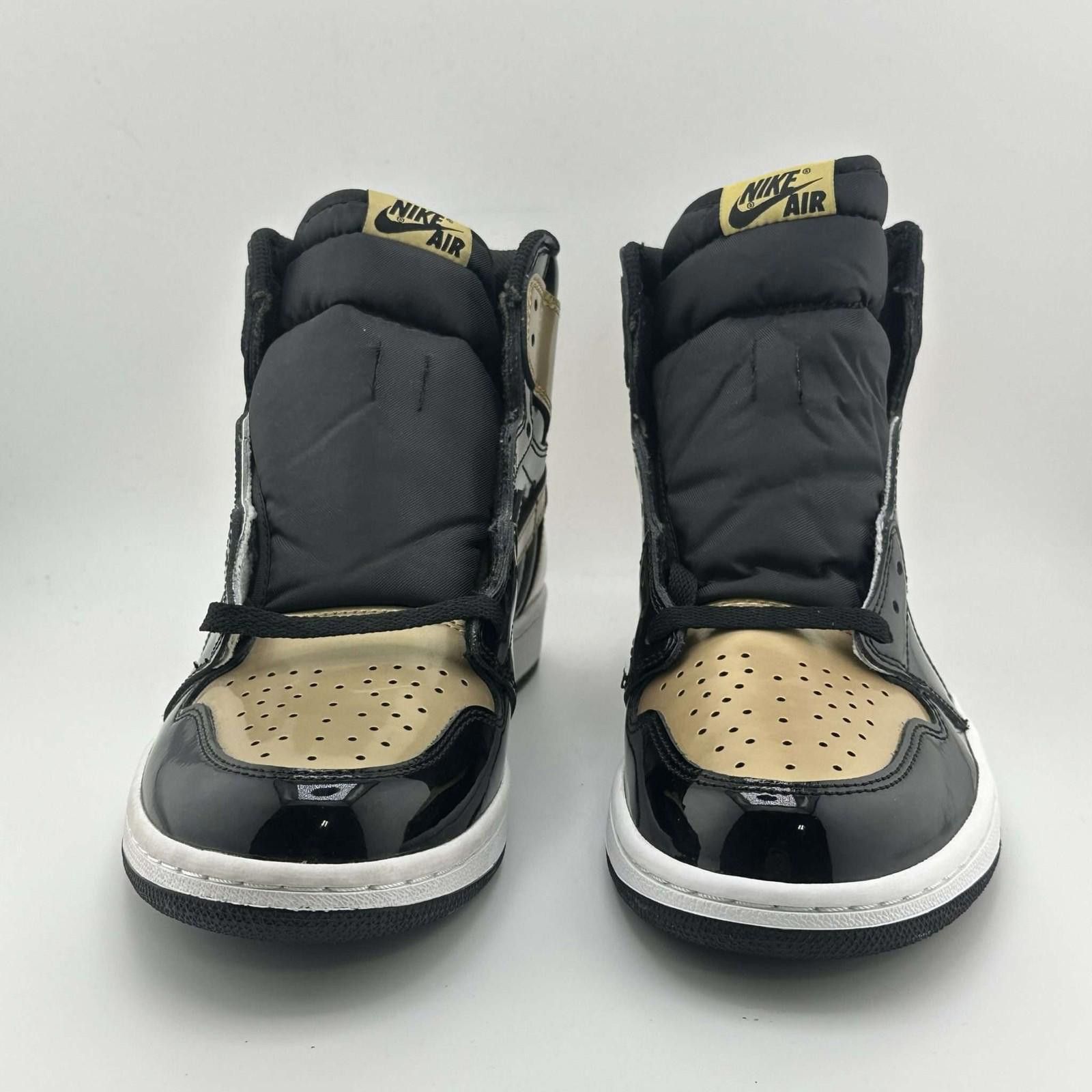 Nike Air Jordan 1 Retro High Black Metallic Gold US9 New with Box Size US 9 / EU 42 - 2 Thumbnail