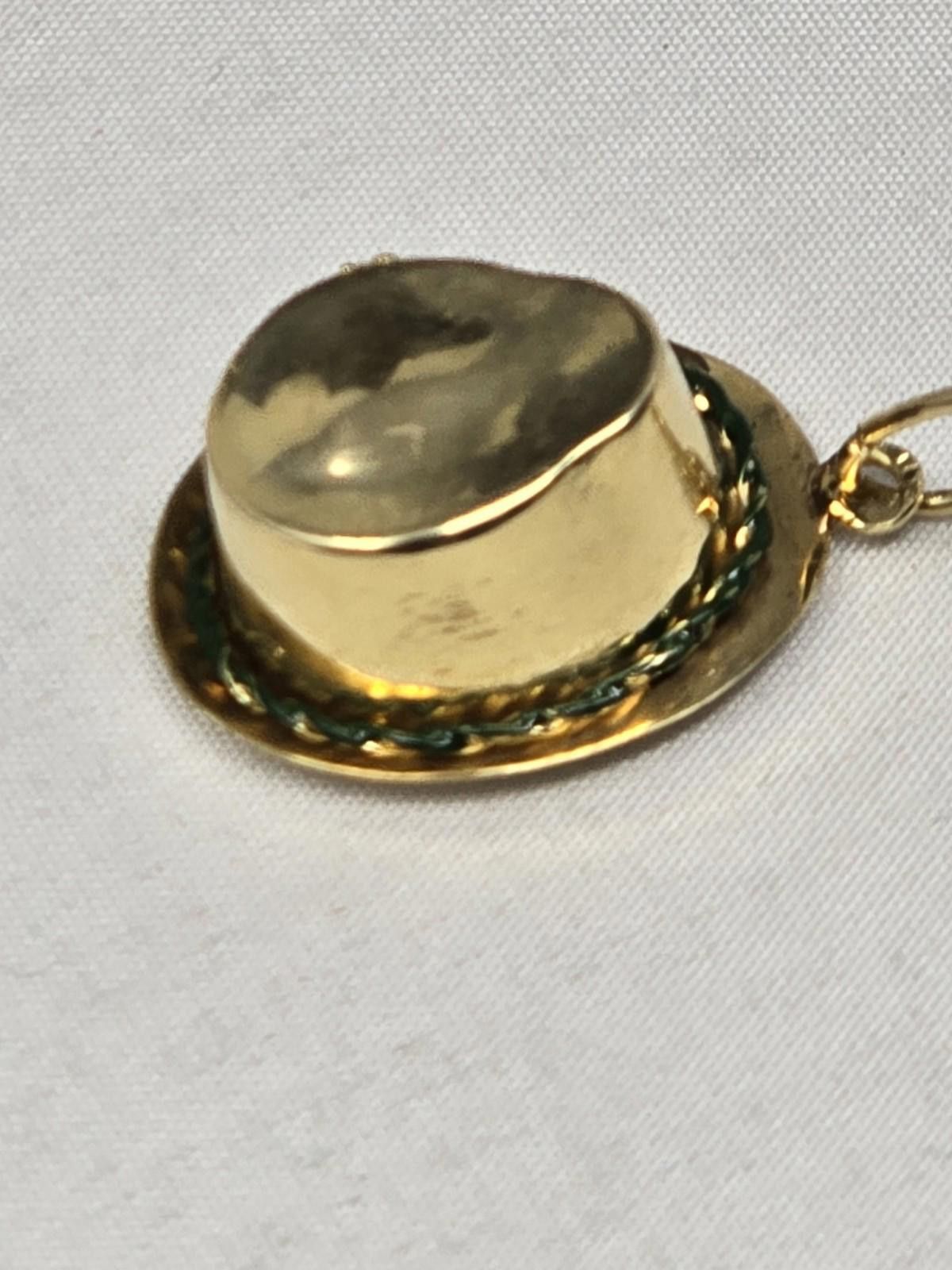 The Unbranded Brand Vtg 14k Yellow Gold Enamel Flower Hat Charm Pendant 2.7g Size ONE SIZE - 9 Thumbnail