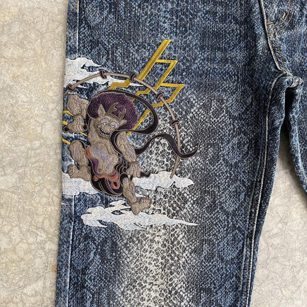 Karakuri Tamashii 00’s Karakuri Tamashii Fūjin Wind God Embroidered Jeans Size US 30 / EU 46 - 5 Thumbnail