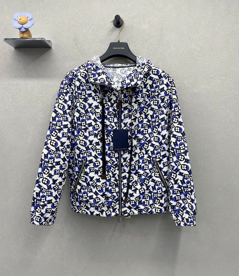 Louis Vuitton Louis Vuitton Logo Print Hooded Jacket - dmc Size US M / EU 48-50 / 2 - 1 Thumbnail