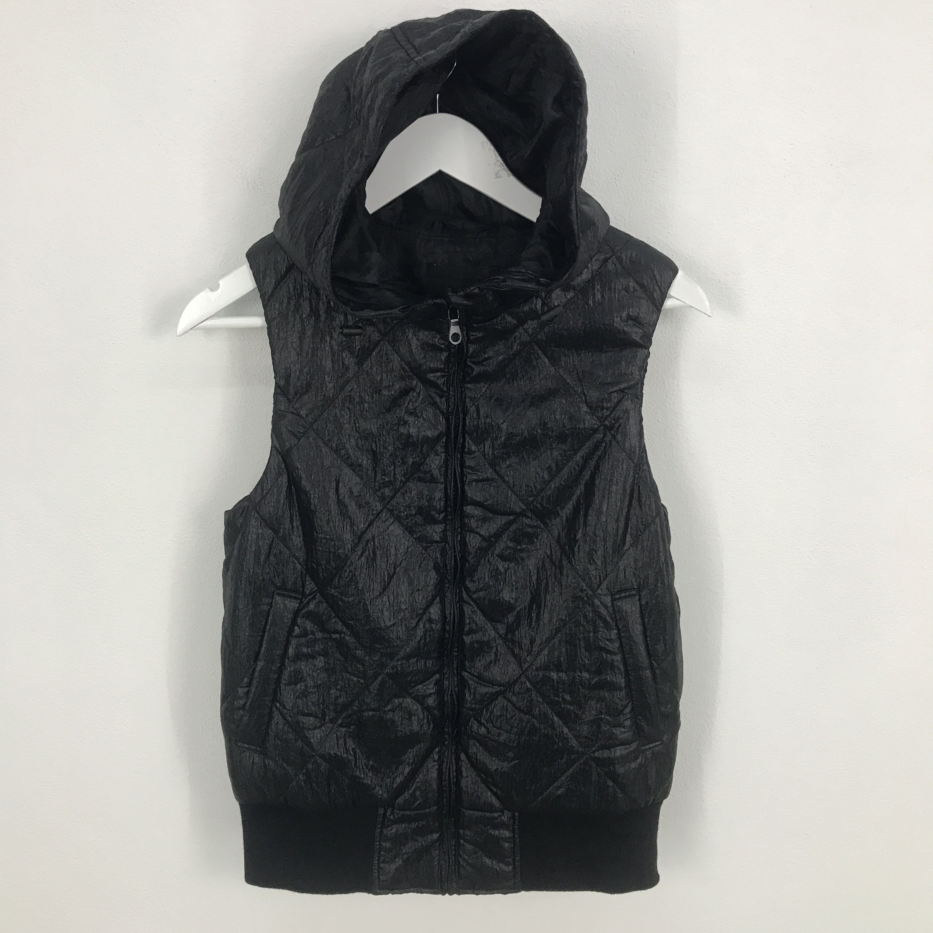Uniqlo Rare black punk japan style uniqlo vest Size US S / EU 44-46 / 1 - 1 Thumbnail