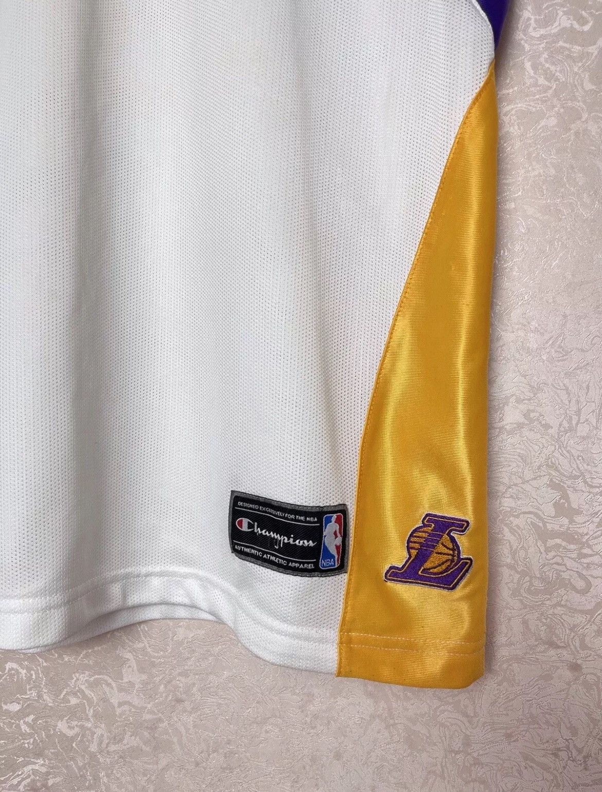 Champion × NBA × Vintage Vintage Champion Los Angeles Lakers Jersey Size XL Size US XL / EU 56 / 4 - 4 Thumbnail
