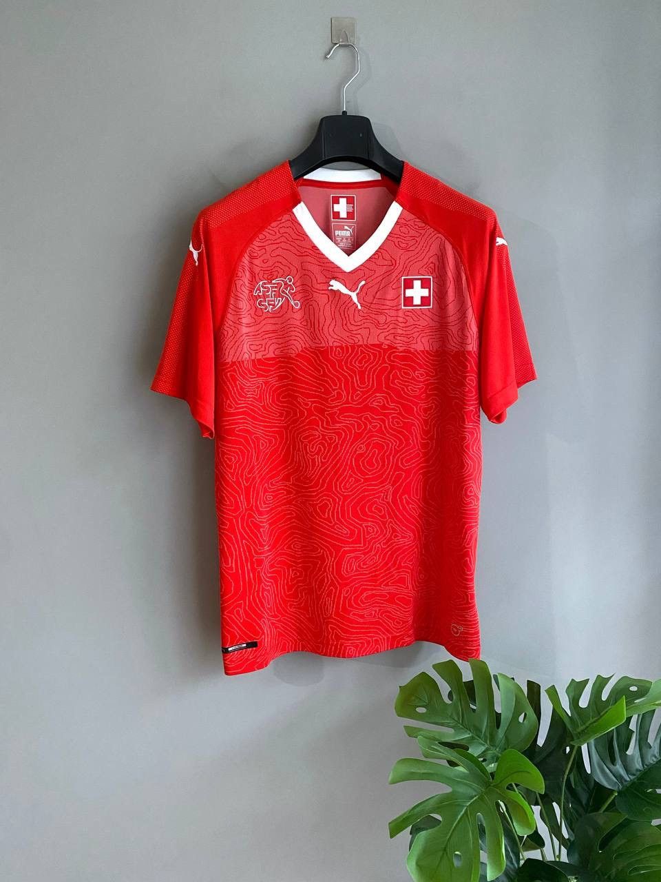 Puma Puma Switzerland/Suisse National Team Soccer Jersey, Size L Size US L / EU 52-54 / 3 - 1 Thumbnail