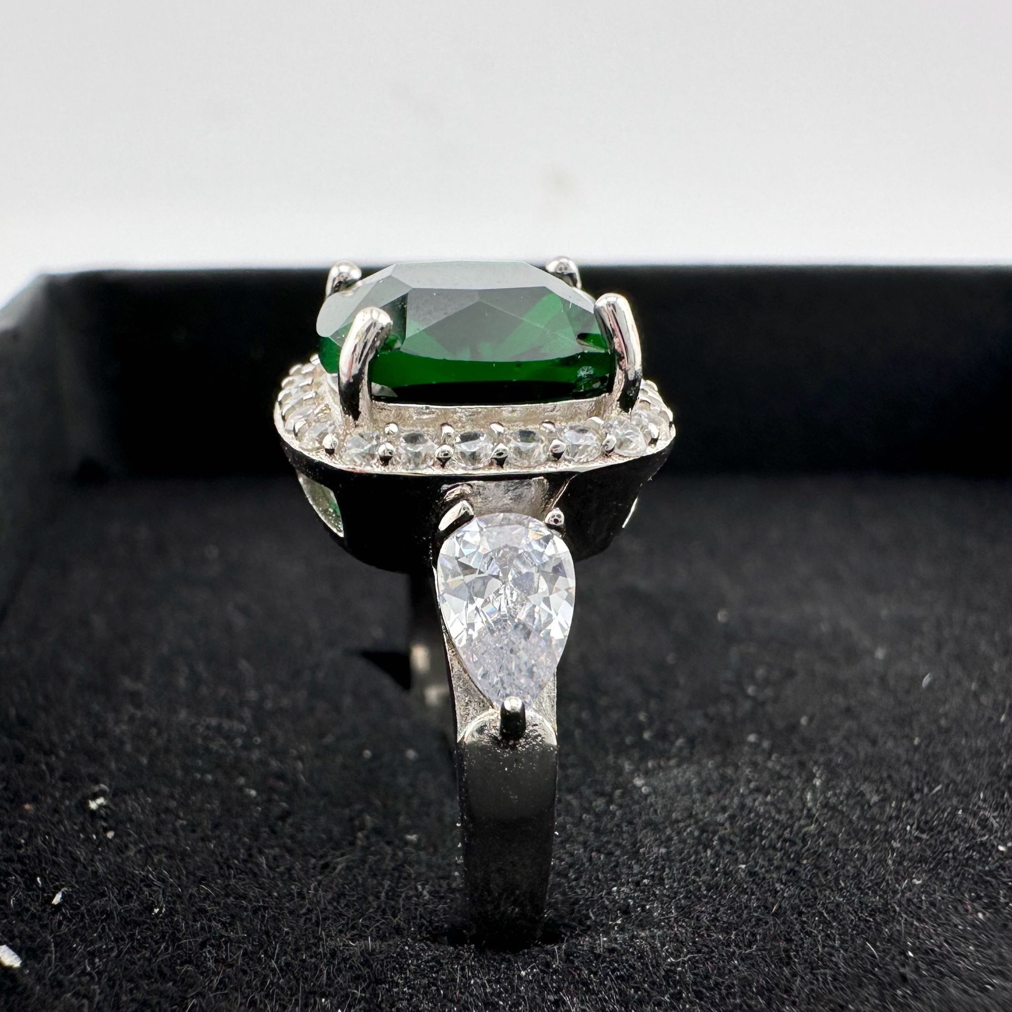 Other 3.66ct Lab Created Emerald and White Gemstone Ring Size 7 Size ONE SIZE - 13 Thumbnail