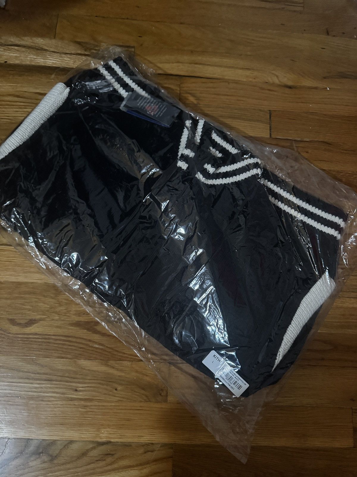 Avirex × Kith Kith knicks avirex wyona full zip sweater black Size US L / EU 52-54 / 3 - 4 Thumbnail