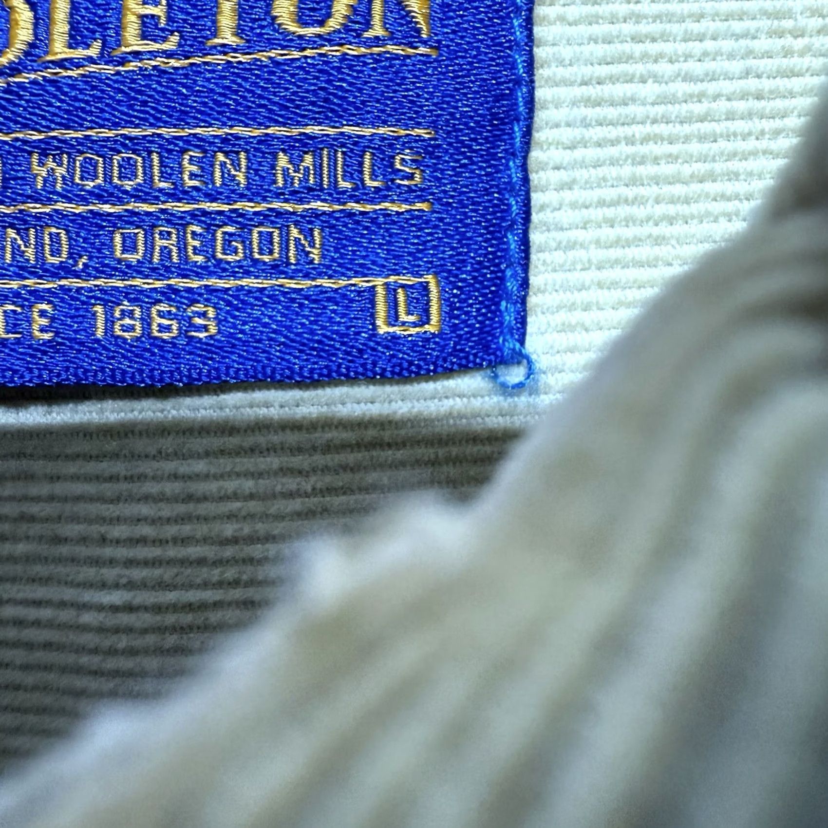 Pendleton VINTAGE Pendleton Shirt Corduroy Button-Up Men L Tan Beige 90s Pockets Size US L / EU 52-54 / 3 - 5 Thumbnail