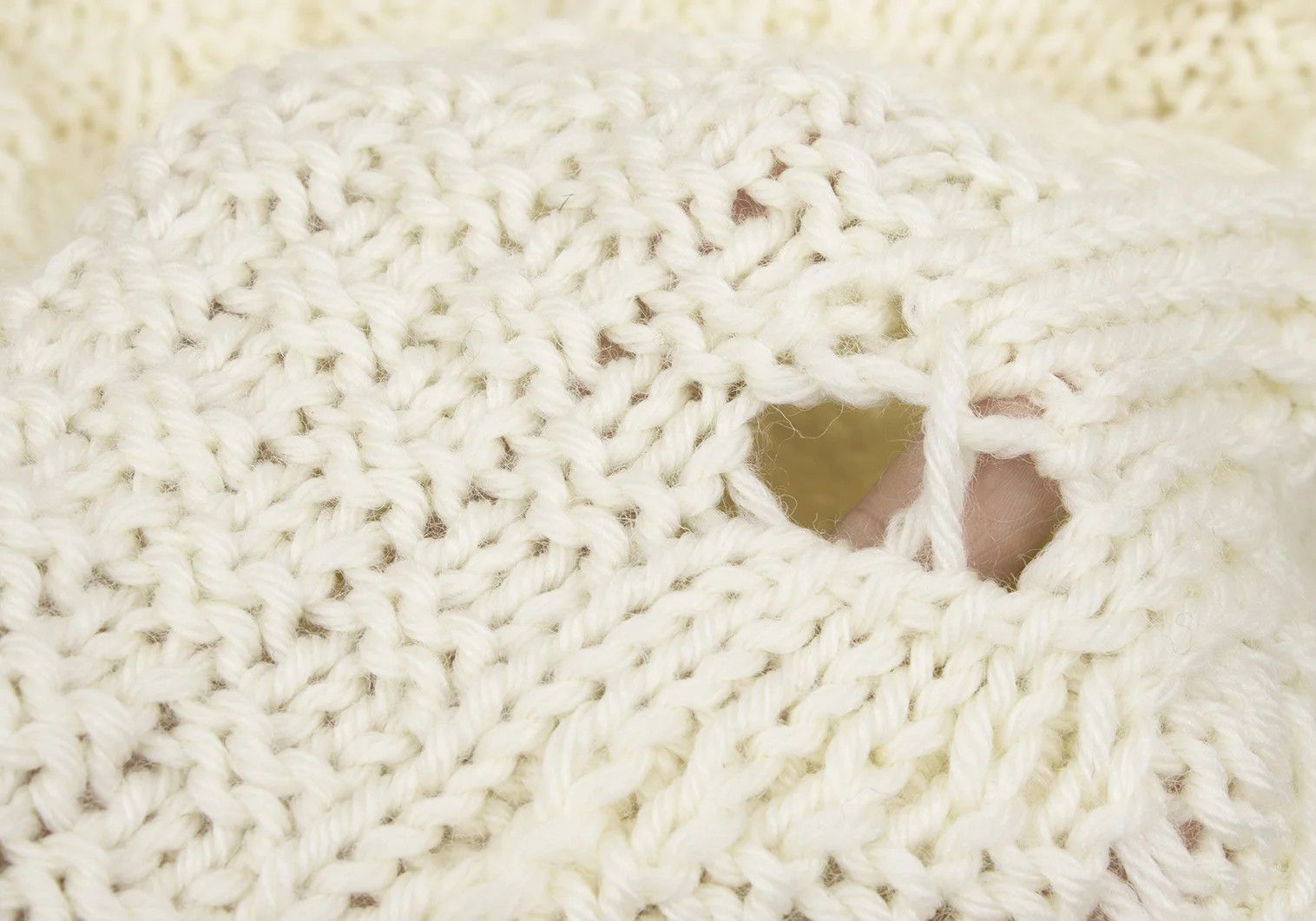 Maison Margiela Chunky Cable Knit Sweater in Cream, Size S Size US S / EU 44-46 / 1 - 13 Thumbnail
