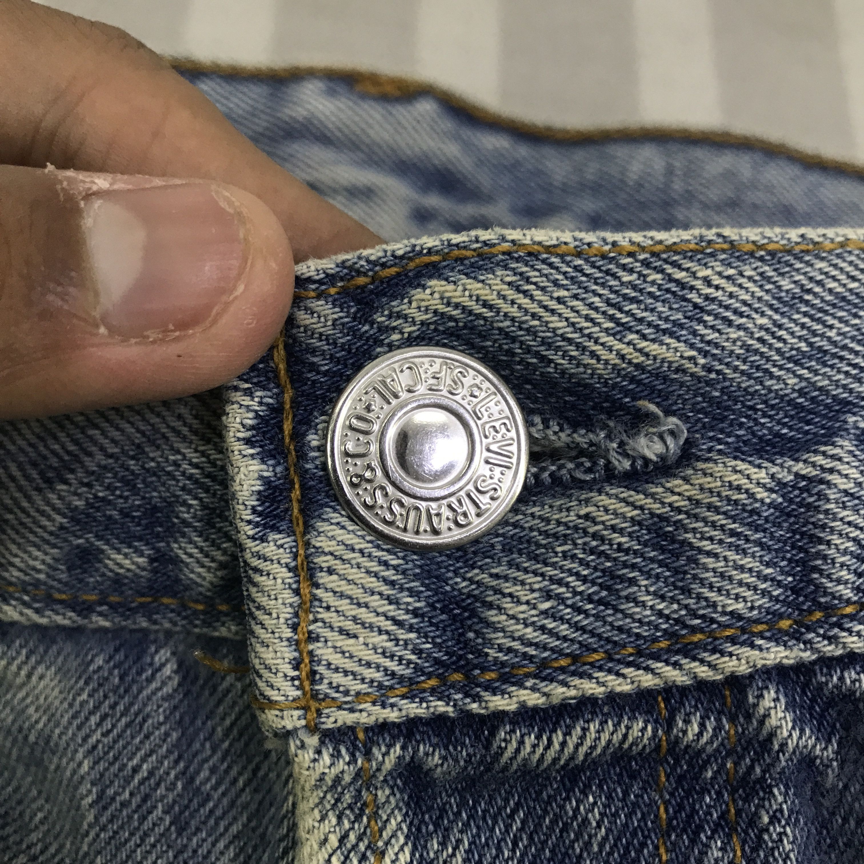 Levi's Vintage Distressed Levis 501 denim Jeans Pants K129B9 Size US 32 / EU 48 - 16 Thumbnail