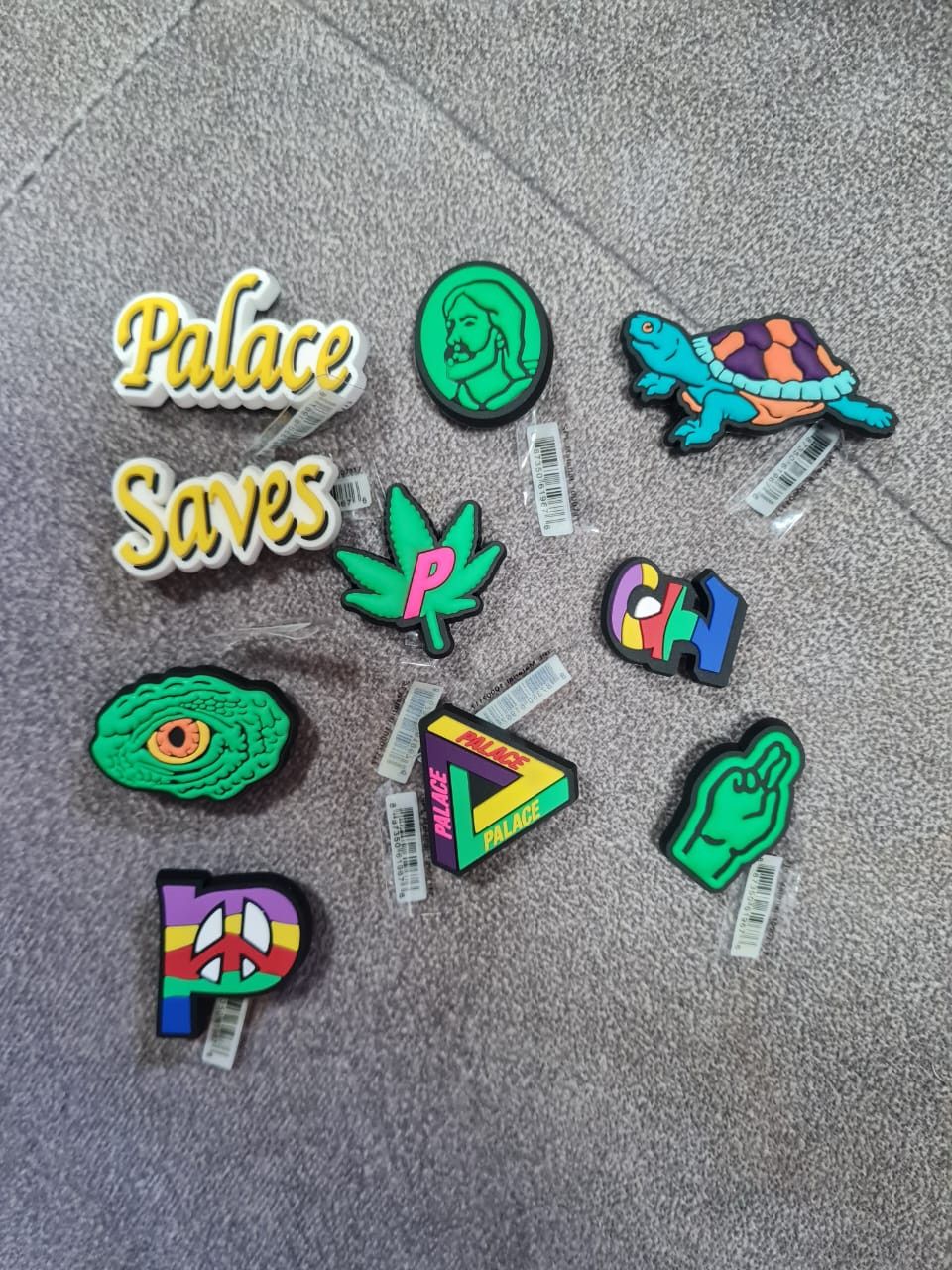 Crocs × Palace PALACE X CROCS JIBBITZ 10PCS Size ONE SIZE - 1 Preview