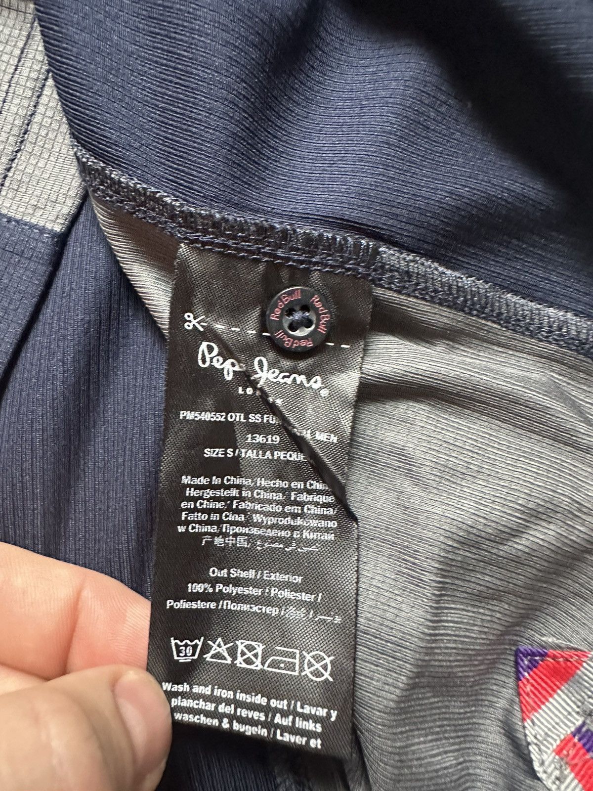 Red Bull × Vintage Vintage polo Red Bull racing size S big logo Size US S / EU 44-46 / 1 - 5 Thumbnail