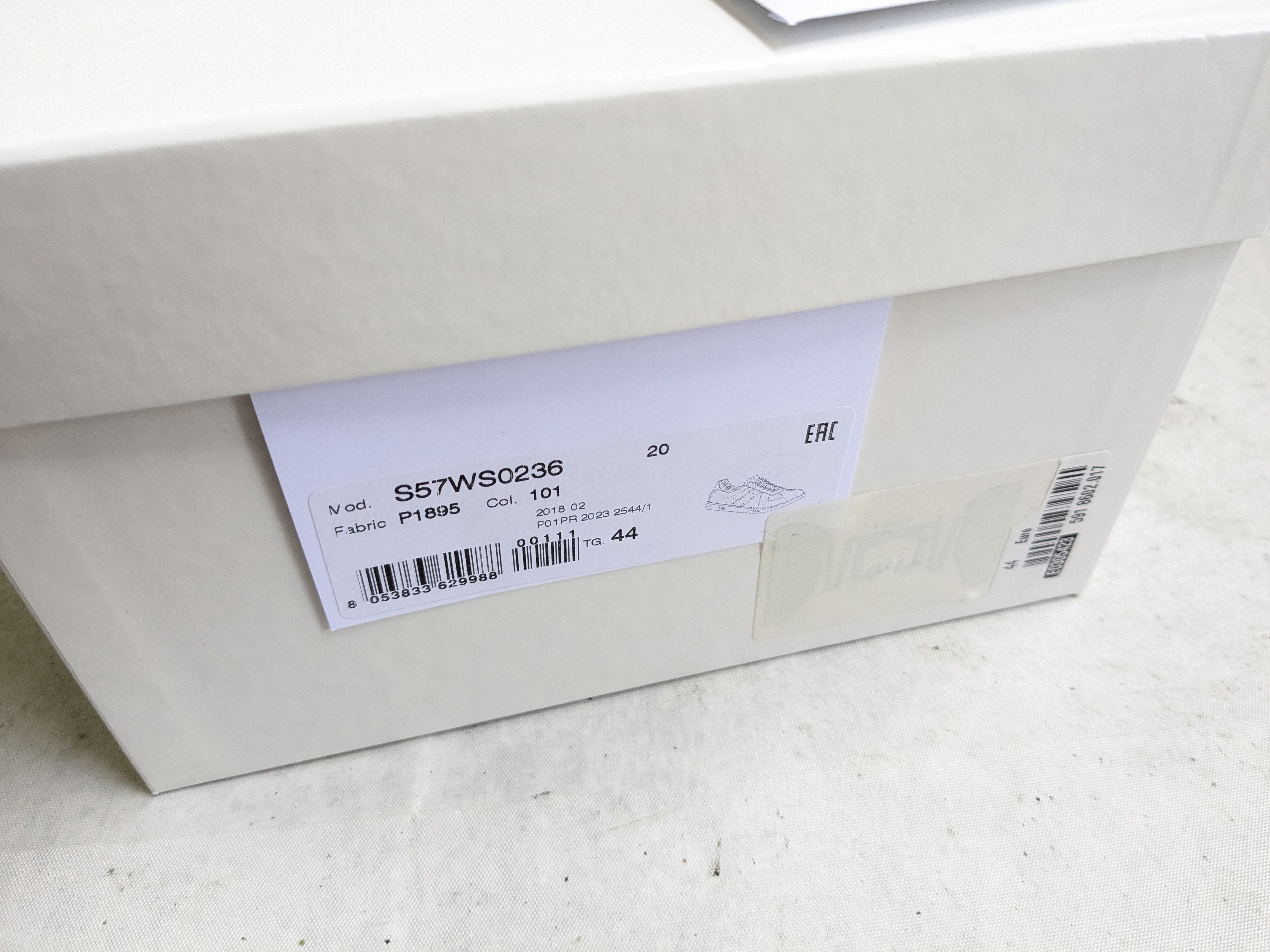 Maison Margiela Maison Margiela Replica GAT White Gray 11 44 Low Tops Size US 11 / EU 44 - 22 Thumbnail