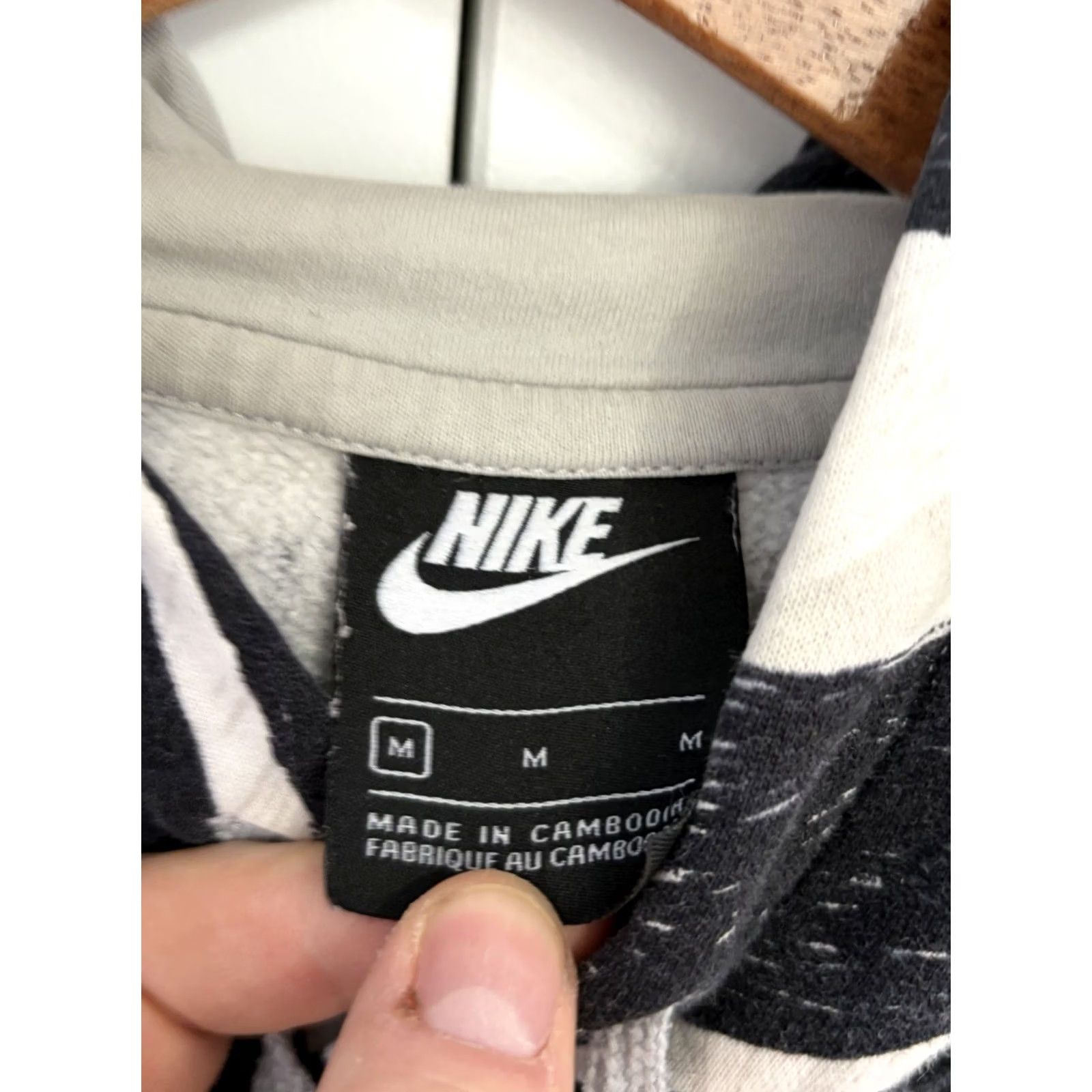 Nike Nike Men's Hoodie Pullover Fleece Hooded size Medium Beige White Graphic Print Logo Size US M / EU 48-50 / 2 - 4 Thumbnail