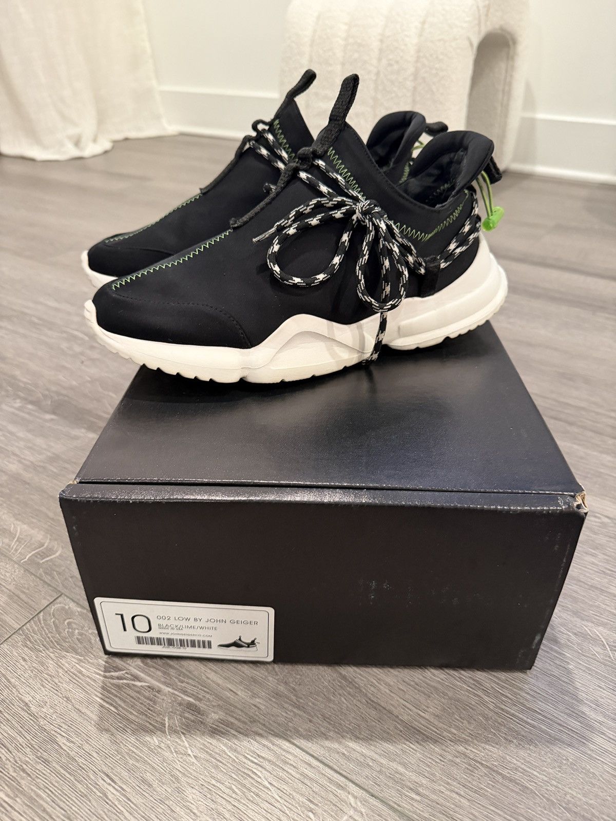 John Geiger 002 Low By John Geiger Size US 10 / EU 43 - 5 Thumbnail