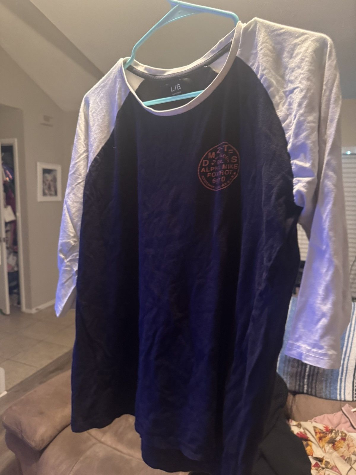 Cotton On NAVY AND WHITE RAGLAN BASEBALL TEE Size US L / EU 52-54 / 3 - 1 Thumbnail
