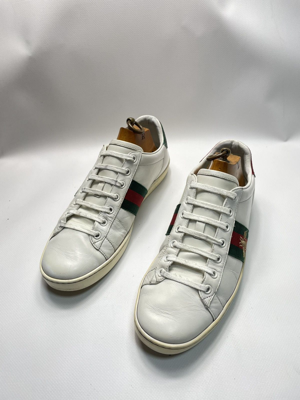 Gucci Gucci Ace Bee Embroidered Web White Leather Trainer Size US 8 / EU 41 - 2 Thumbnail