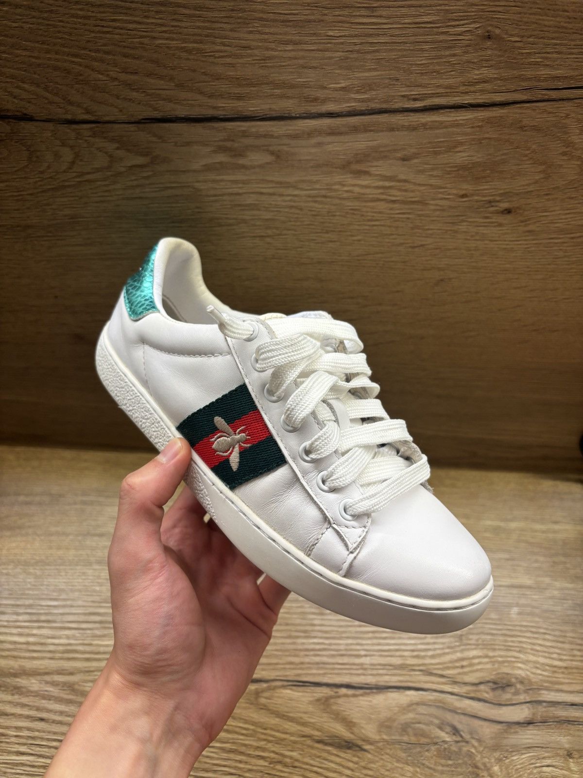 Gucci Gucci women’s casual shoes with little bee ZY209-1 Size US 7 / IT 37 - 1 Thumbnail