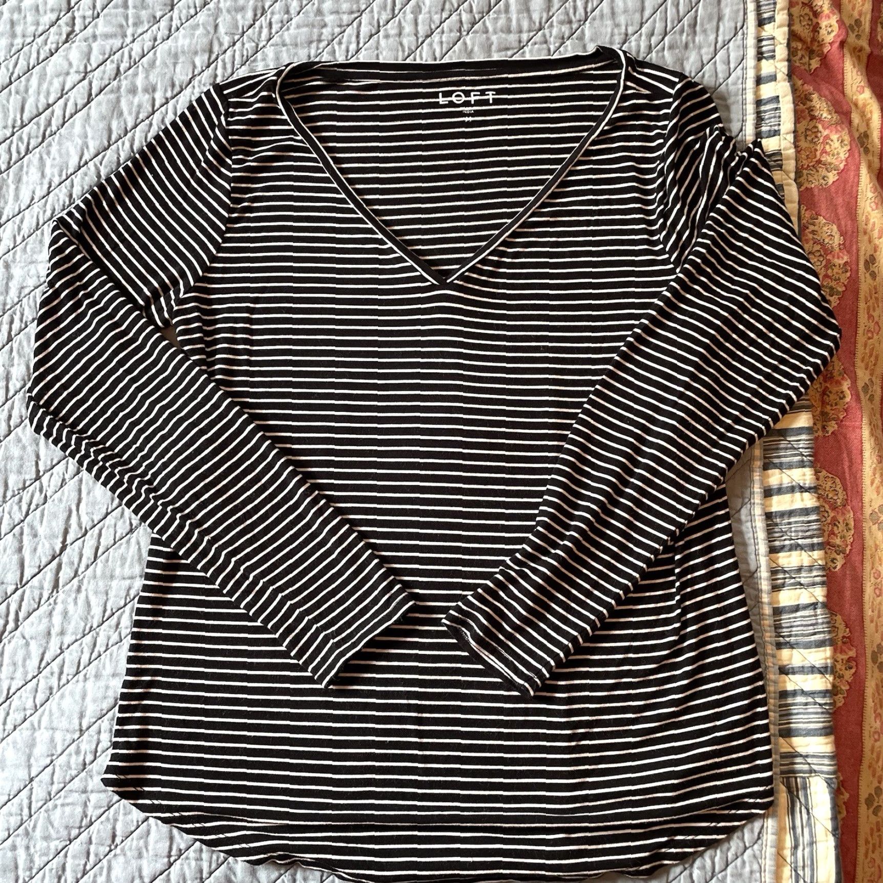 Loft Loft Womens Black & White Striped Long Sleeve V-Neck Top Size M Shirt Womens Med Black White Striped V-Neck Pullover Casual Workwear Size M / US 6-8 / IT 42-44 - 3 Thumbnail