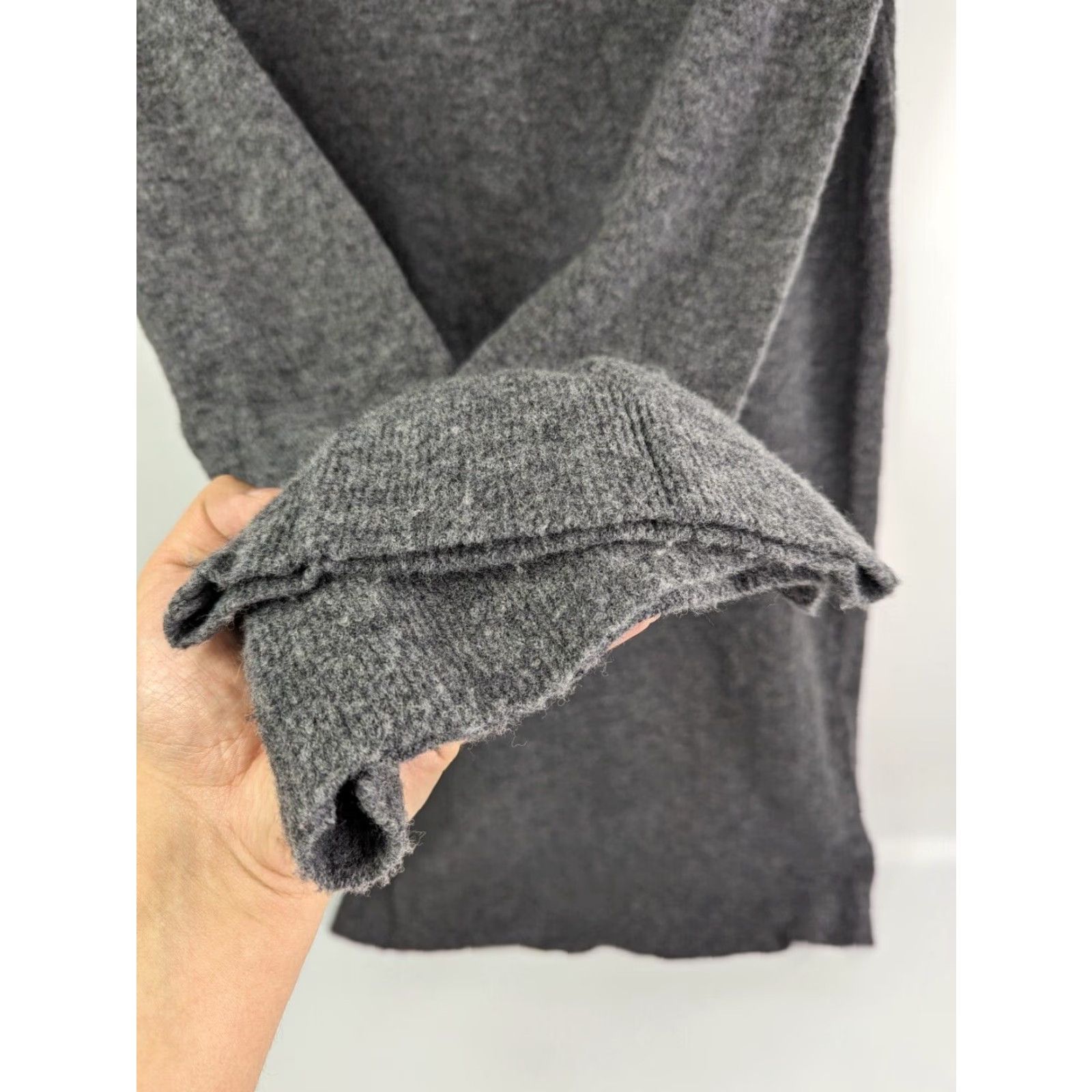 Banana Republic Banana Republic Wool-Blend Sweater Dress Grey Size Medium Ruffle-Cuff Mini Above Knee Womens Size M / US 6-8 / IT 42-44 - 3 Thumbnail