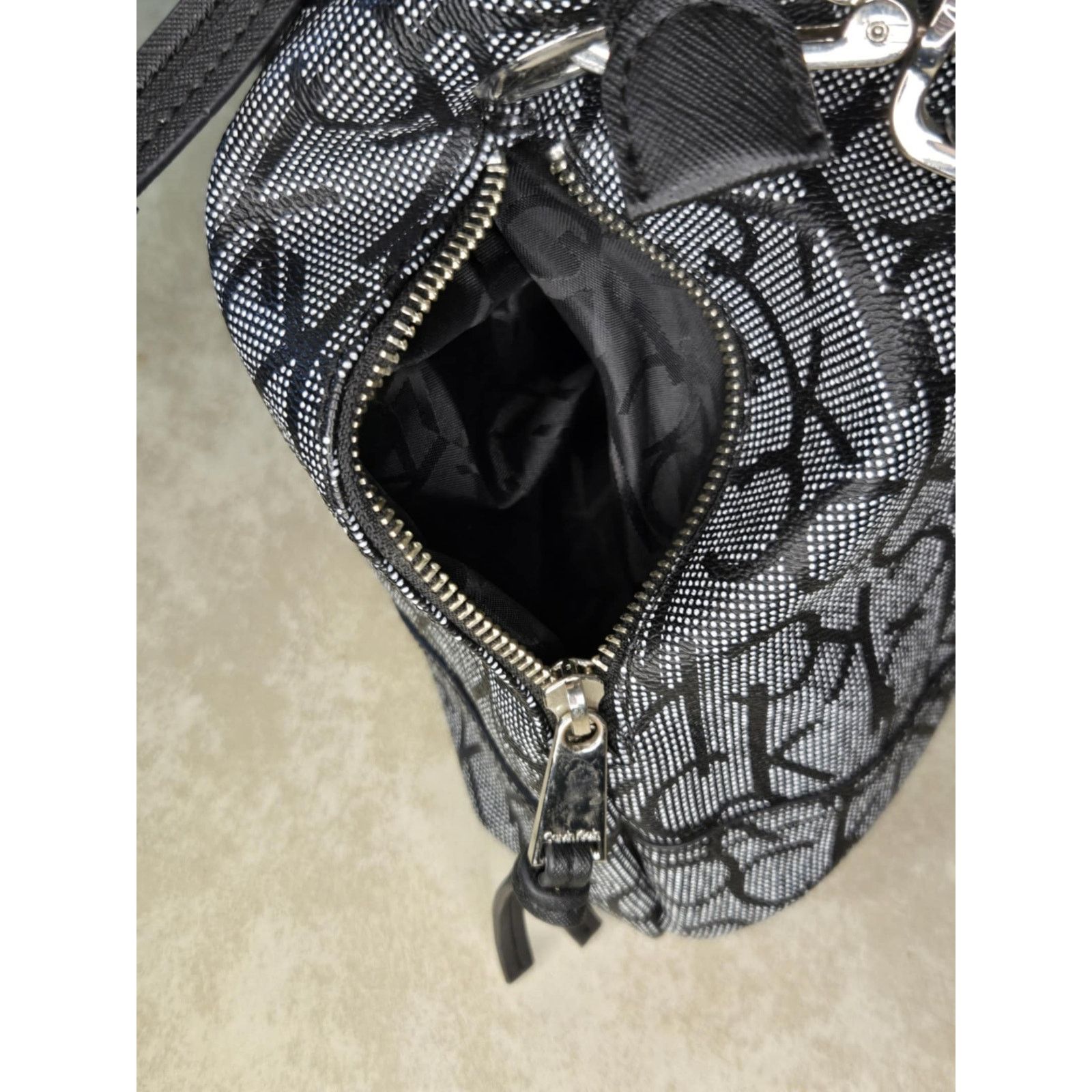 Calvin Klein Calvin Klein monogram logo faux leather gray and black hobo Size ONE SIZE - 5 Thumbnail