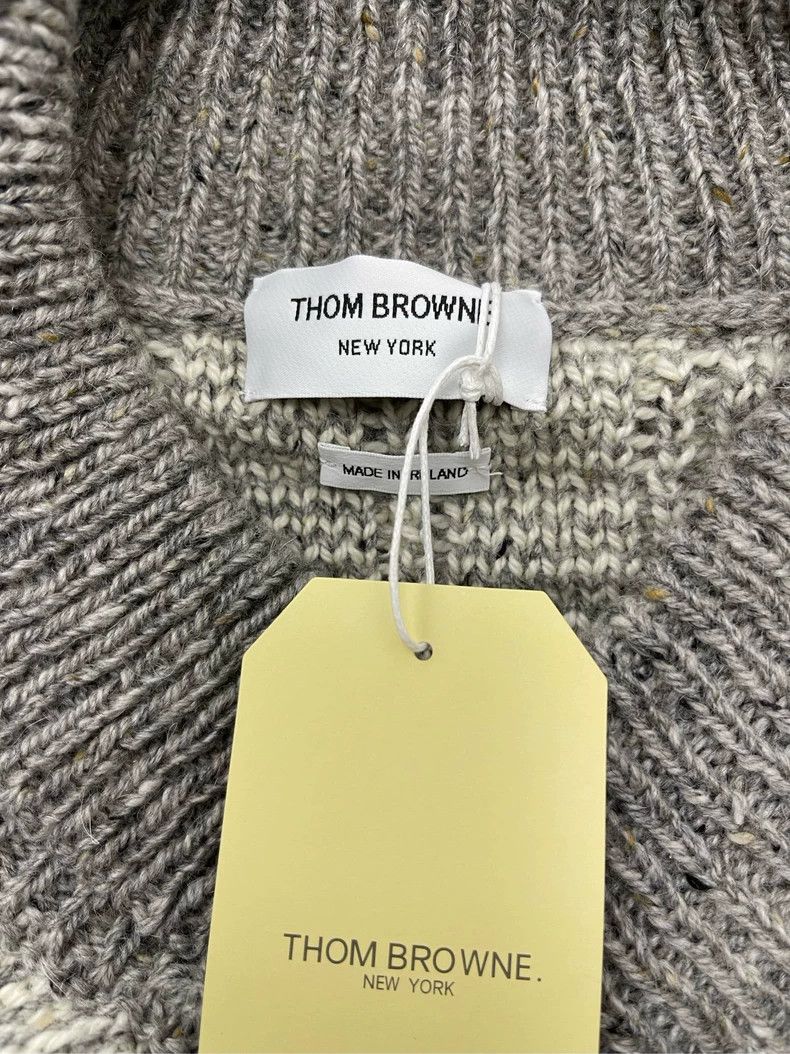 Thom Browne Thom browne Gray four-striped wool horsehair V-neck sweater Size US XL / EU 56 / 4 - 6 Thumbnail