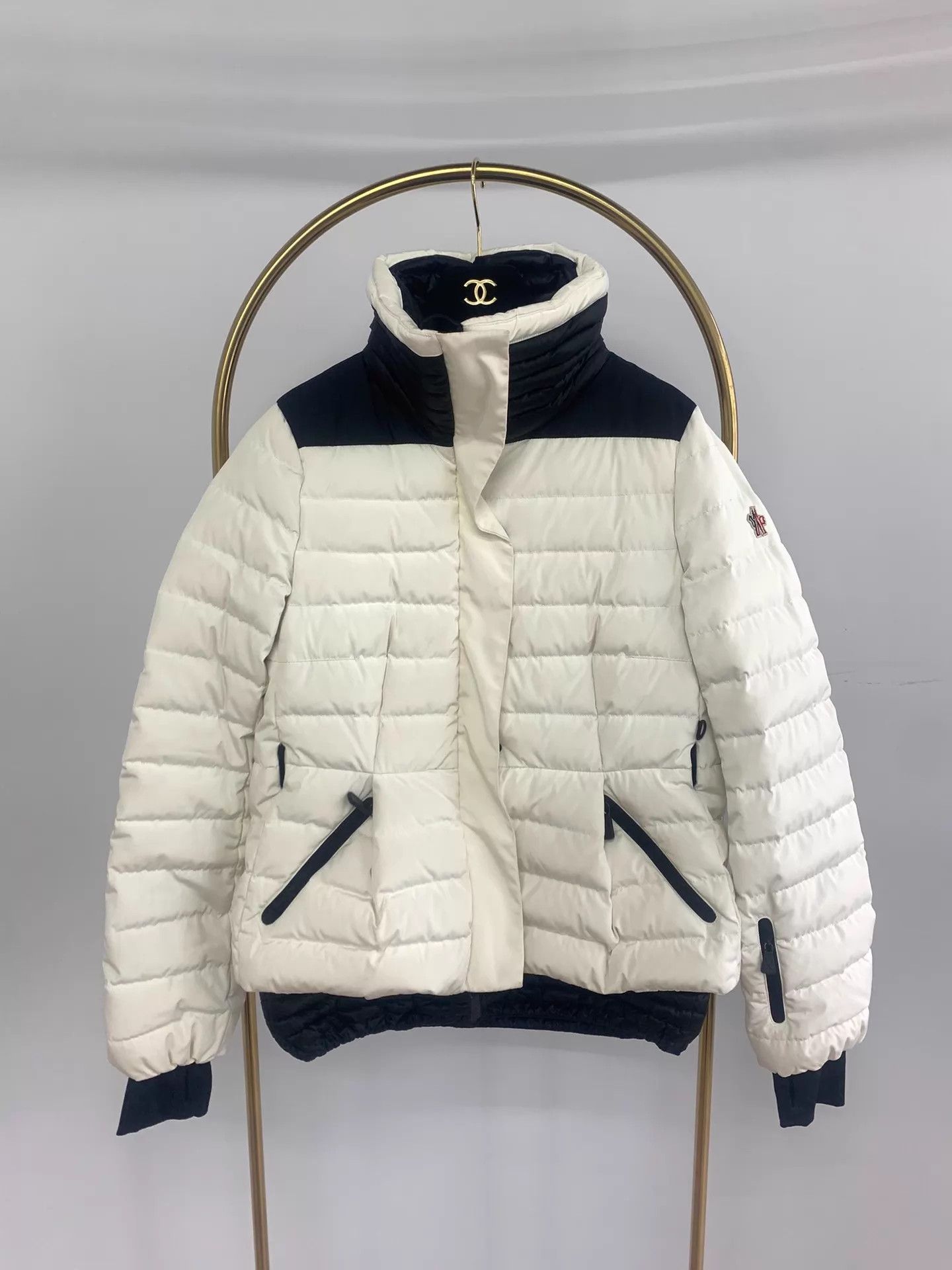 Moncler Moncler White & Black Color Blocked Puffer Jacket Size 1 New Size US S / EU 44-46 / 1 - 1 Thumbnail