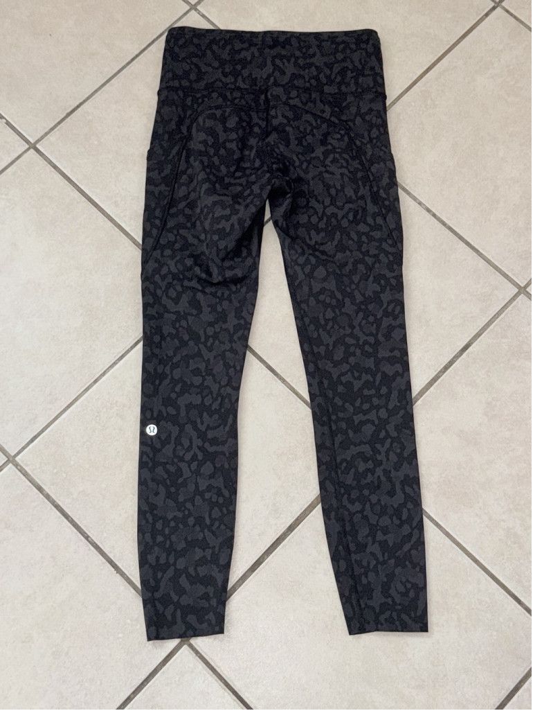 Lululemon LULULEMON F&F HR WITH POCKETS 23” LEGGING BLACK GREY SIZE 4 Size 27" / US 4 / IT 40 - 3 Thumbnail