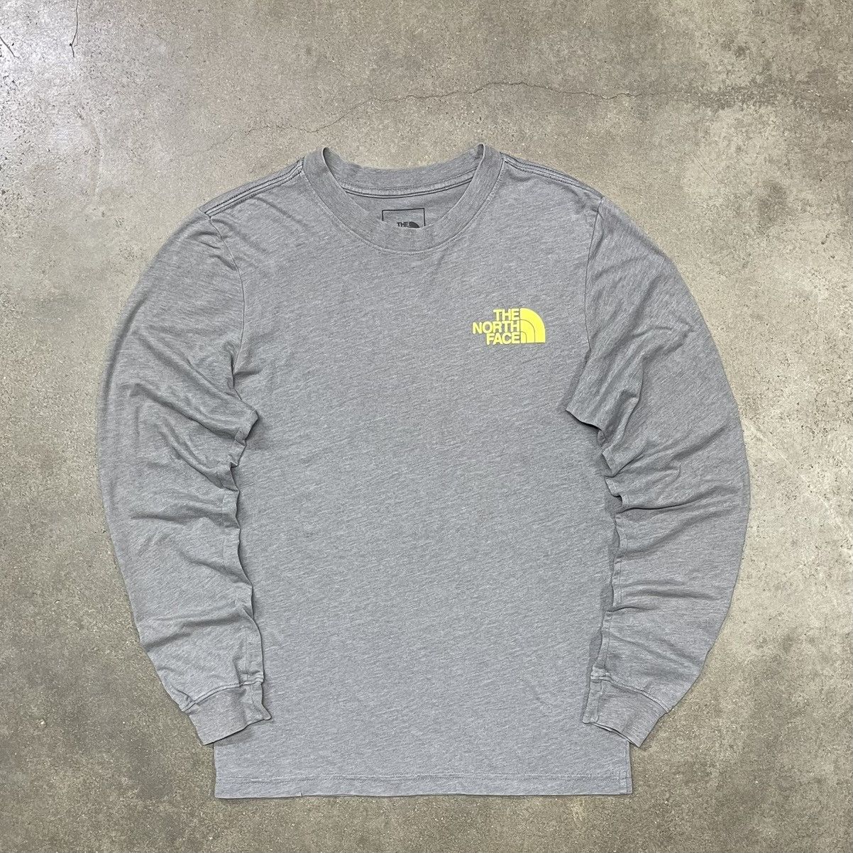 The North Face The North Face Gray Graphic Crew Neck Long Sleeve Shirt Size US S / EU 44-46 / 1 - 1 Thumbnail