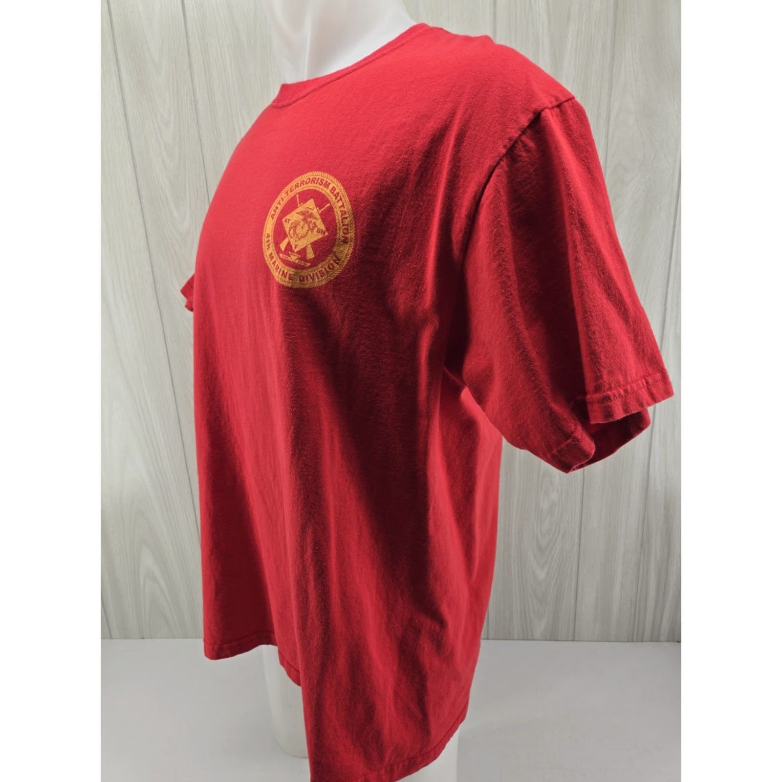 Anvil VINTAGE DISTRESSED Anti-Terrorism Battalion 4th Marine Division Red T-Shirt XL Mens Size US XL / EU 56 / 4 - 4 Thumbnail