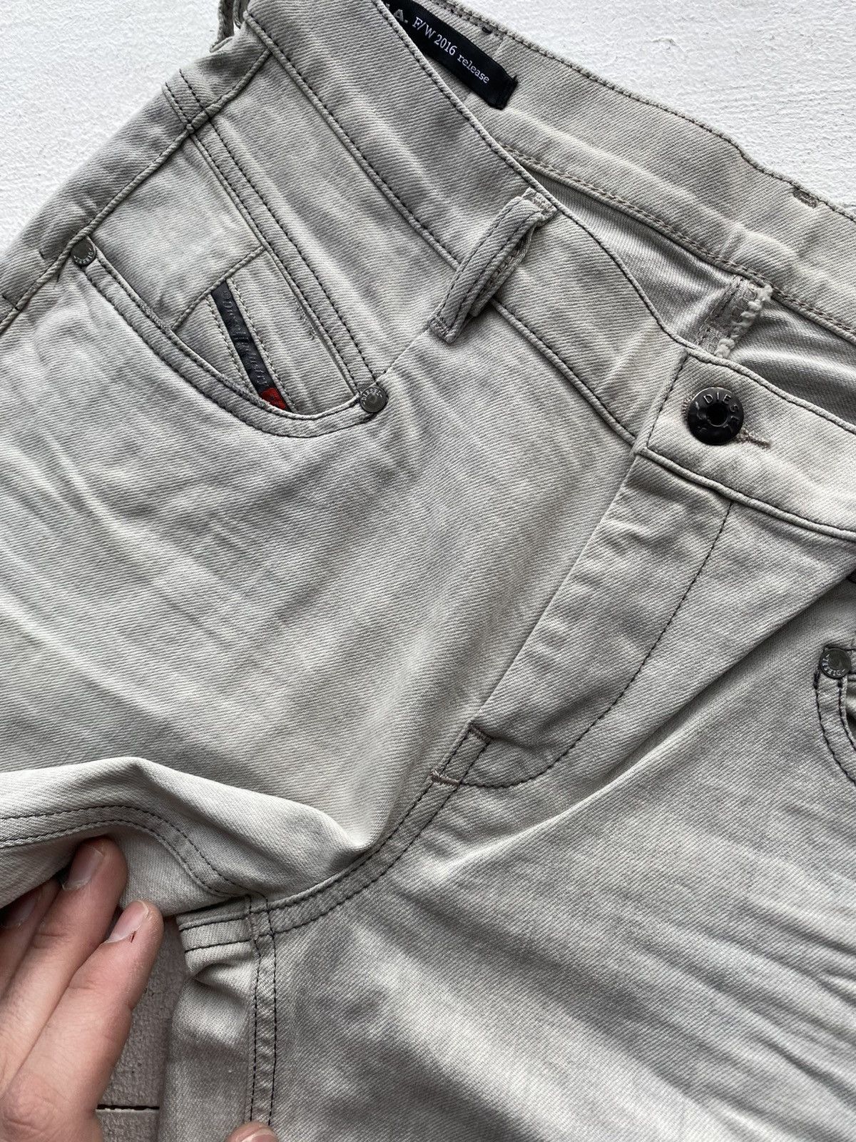 Diesel NWT Luxury Y2K Diesel Belthy Slim Boyfriend Jeans Distressed Size 27" / US 4 / IT 40 - 6 Thumbnail