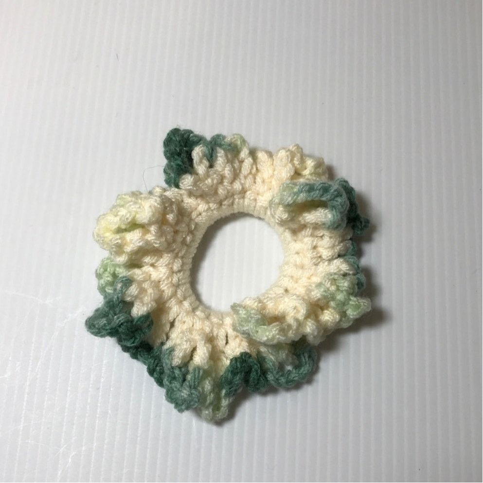 Handmade NWT Beige Green Handmade Crocheted Hair Scrunchie Size ONE SIZE - 3 Thumbnail