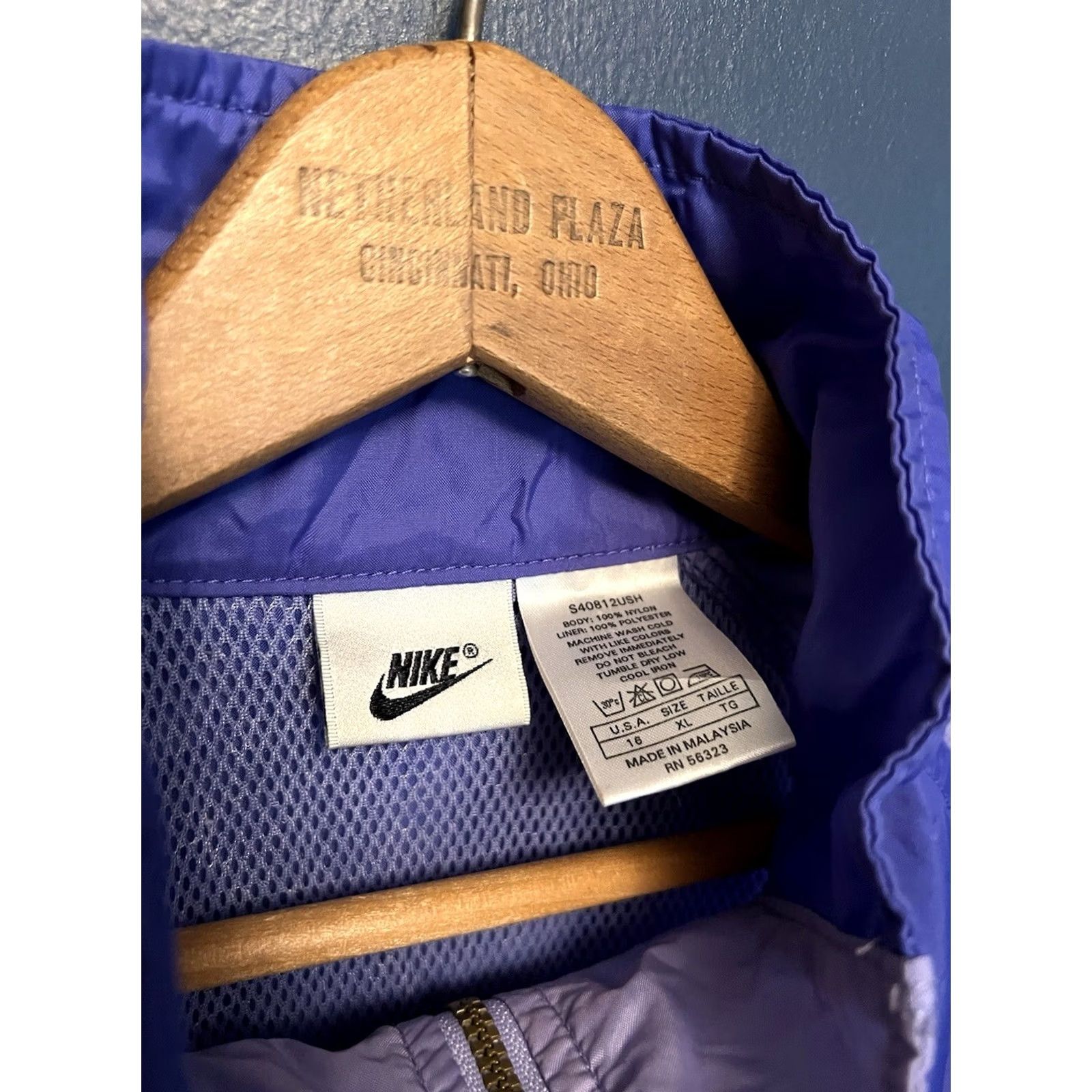 Nike VINTAGE Nike Air Women’s Windbreaker Jacket XL Purple 90s USA Women Size XL / US 12-14 / IT 48-50 - 2 Thumbnail