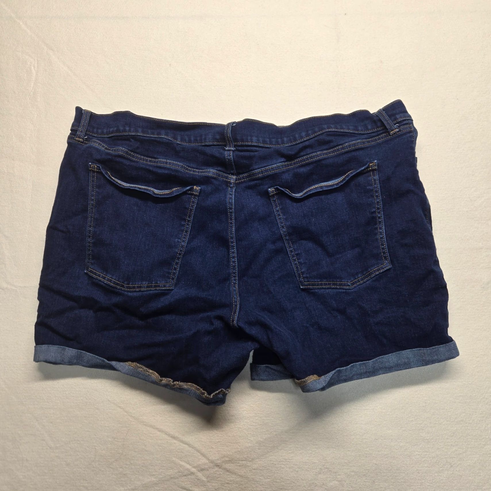 Old Navy Old Navy Denim Mid-Rise Shorts Blue Jean 5-Pocket Pocketed Cuffed Casual Adult Womens 24 - Womens Size 42" / US 20 - 8 Thumbnail