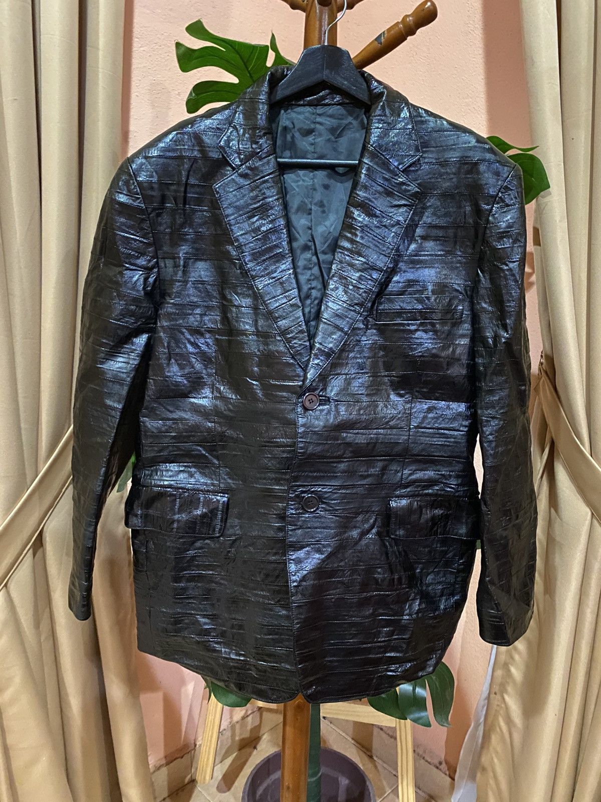 Other Vintage Glossy Black Faux Leather Blazer Jacket - Unisex Size US L / EU 52-54 / 3 - 1 Thumbnail