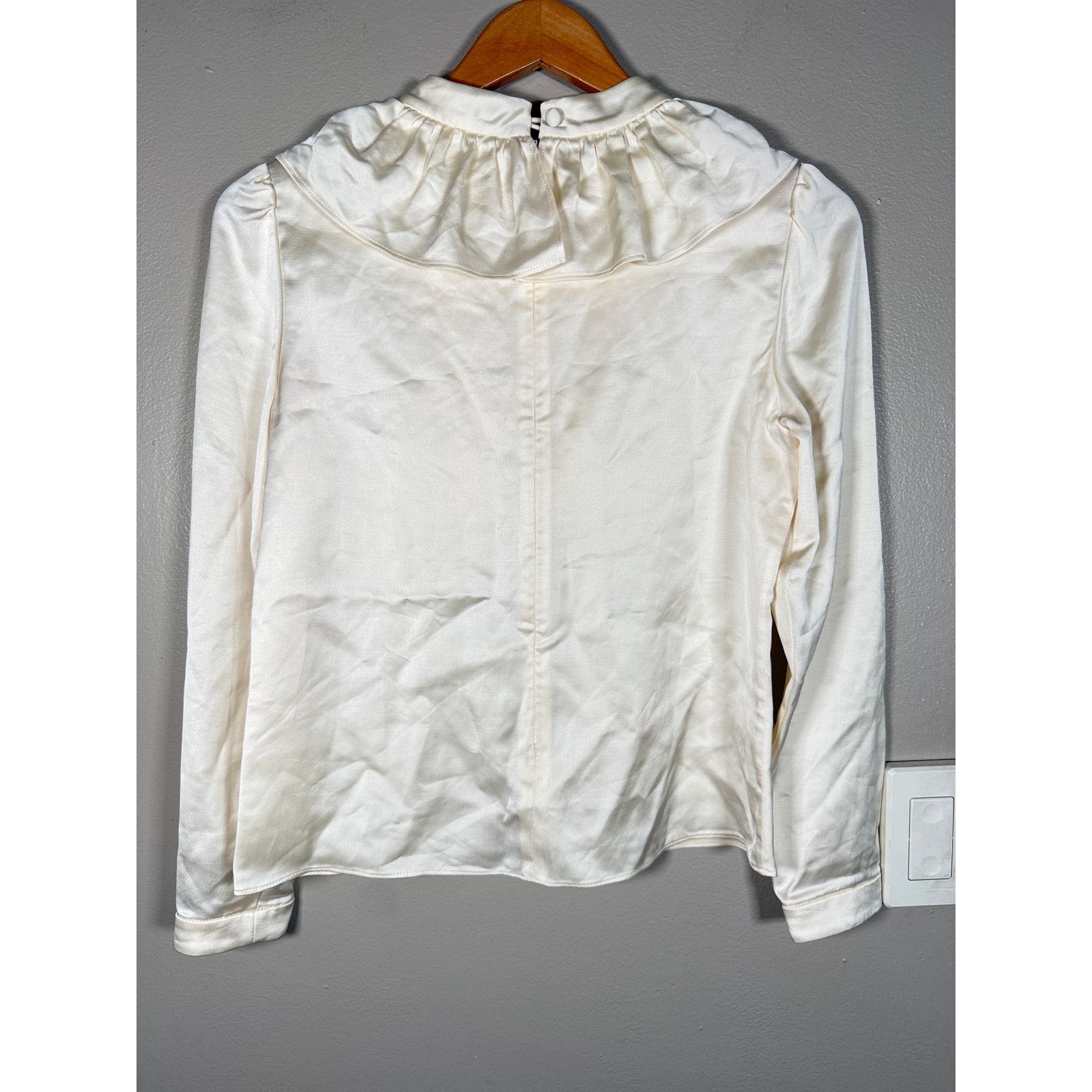 CO CO-Collection Satin Charmeuse Ruffle Collar Blouse size 4 Size S / US 4 / IT 40 - 2 Thumbnail