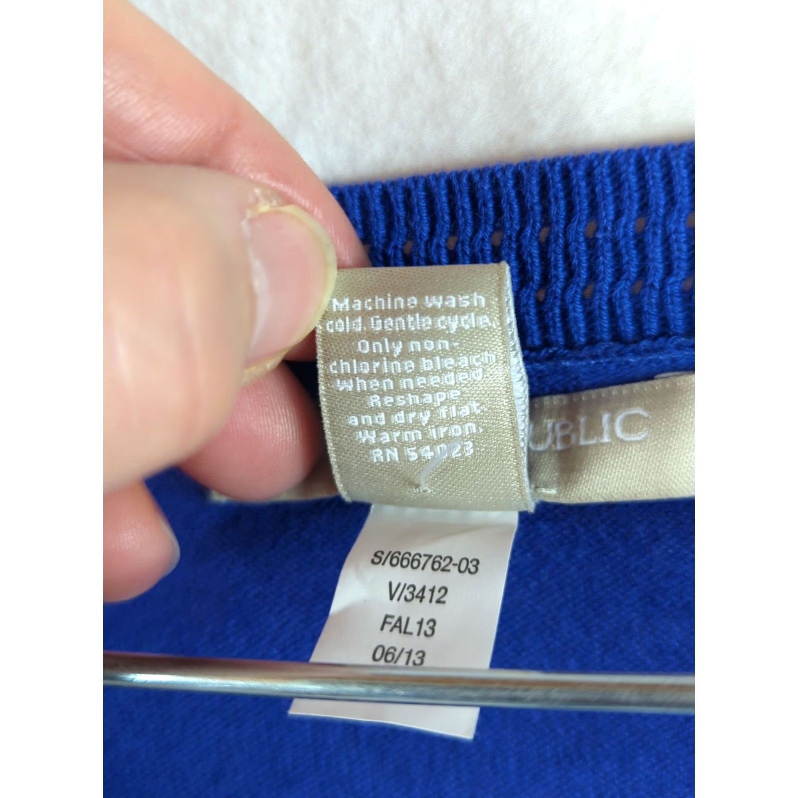 Banana Republic Banana Republic Womens Cardigan Sweater Size L Blue V-Neck 3/4 Sleeve Button Up Knit Lightweight Casual Business Regular Fit Adult Womens Size L / US 10 / IT 46 - 5 Thumbnail