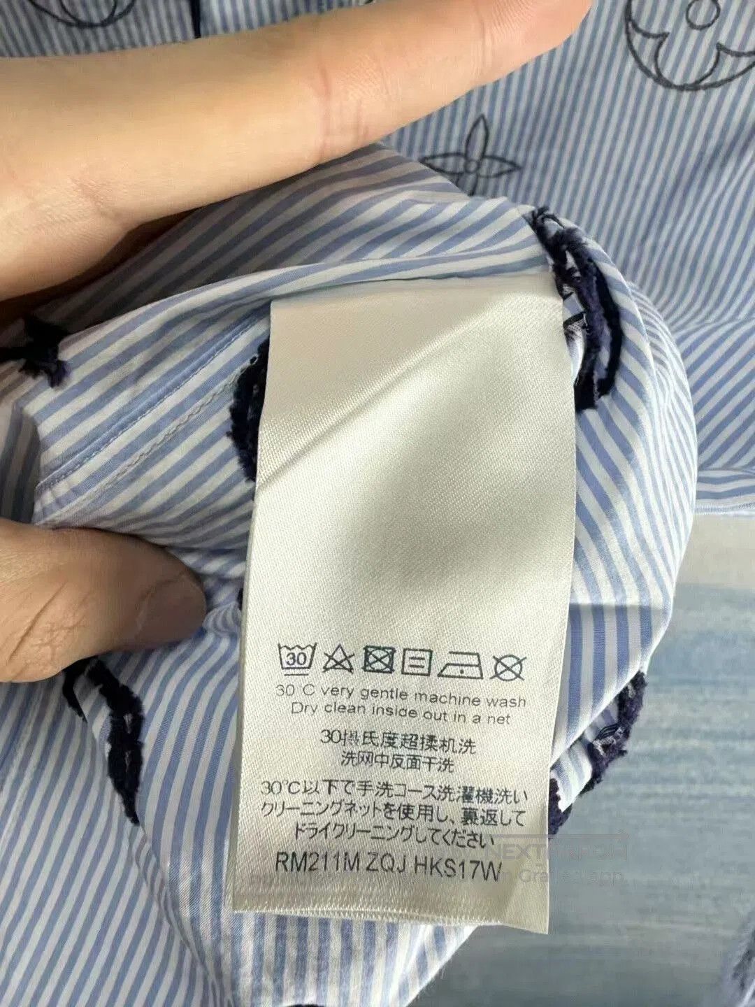 Louis Vuitton Louis Vuitton Light Blue Printed Stripe Shirt. Size US S / EU 44-46 / 1 - 4 Thumbnail