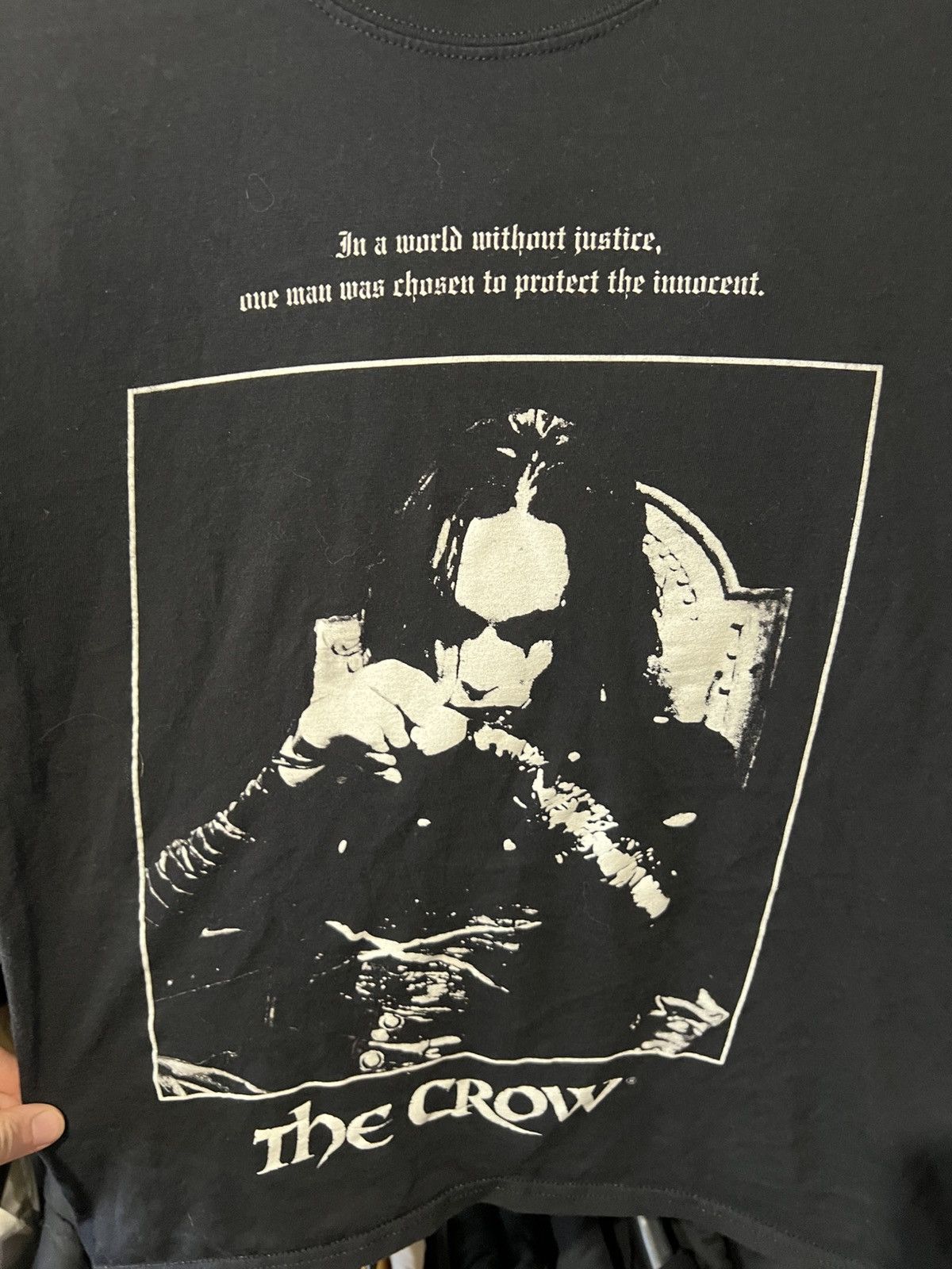 Band Tees THE CROW IN A WORLD WITHOUT JUSTICE MOVIE TEE Size US S / EU 44-46 / 1 - 2 Thumbnail
