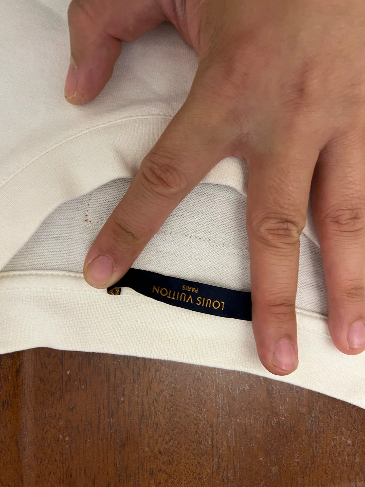 Louis Vuitton LV Classic Monogram Short Sleeve T-shirt S (Fits Large) Size US S / EU 44-46 / 1 - 5 Thumbnail